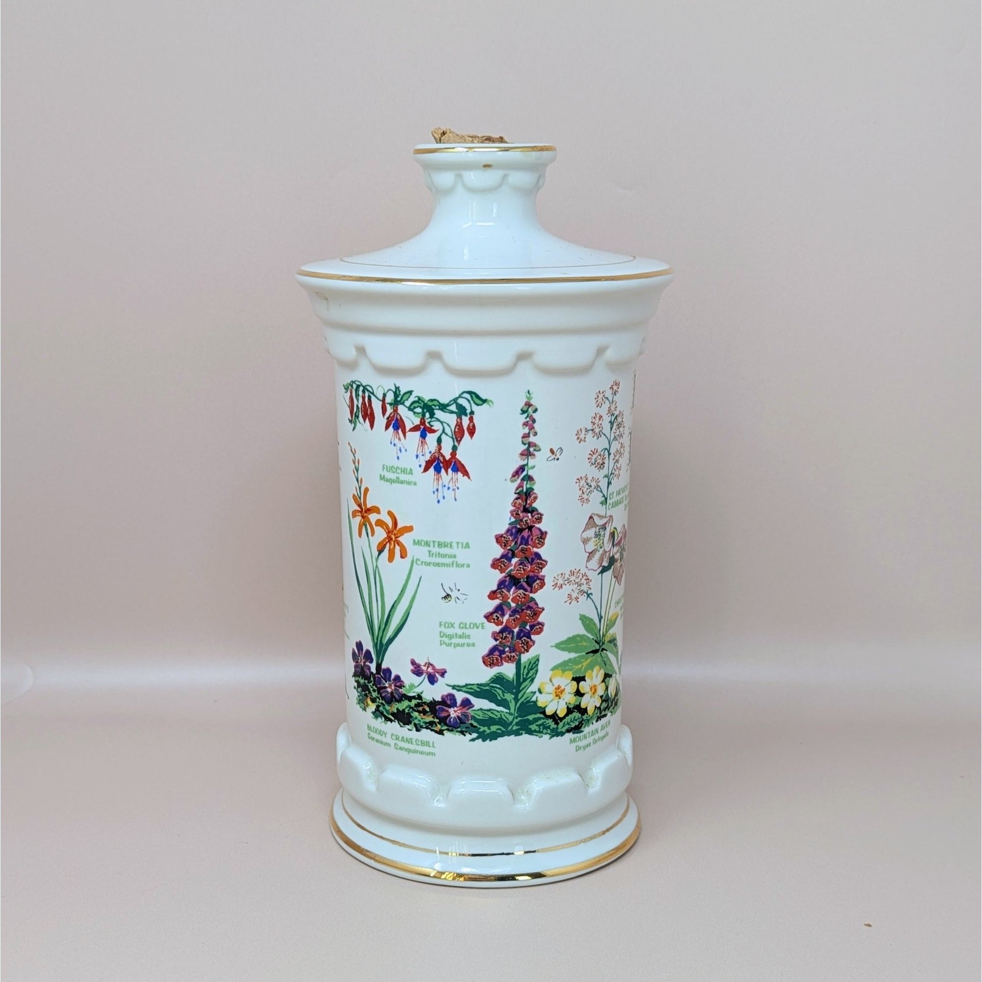 1983 Old Commonwealth Porcelain Decanter – Flowers of Ireland 