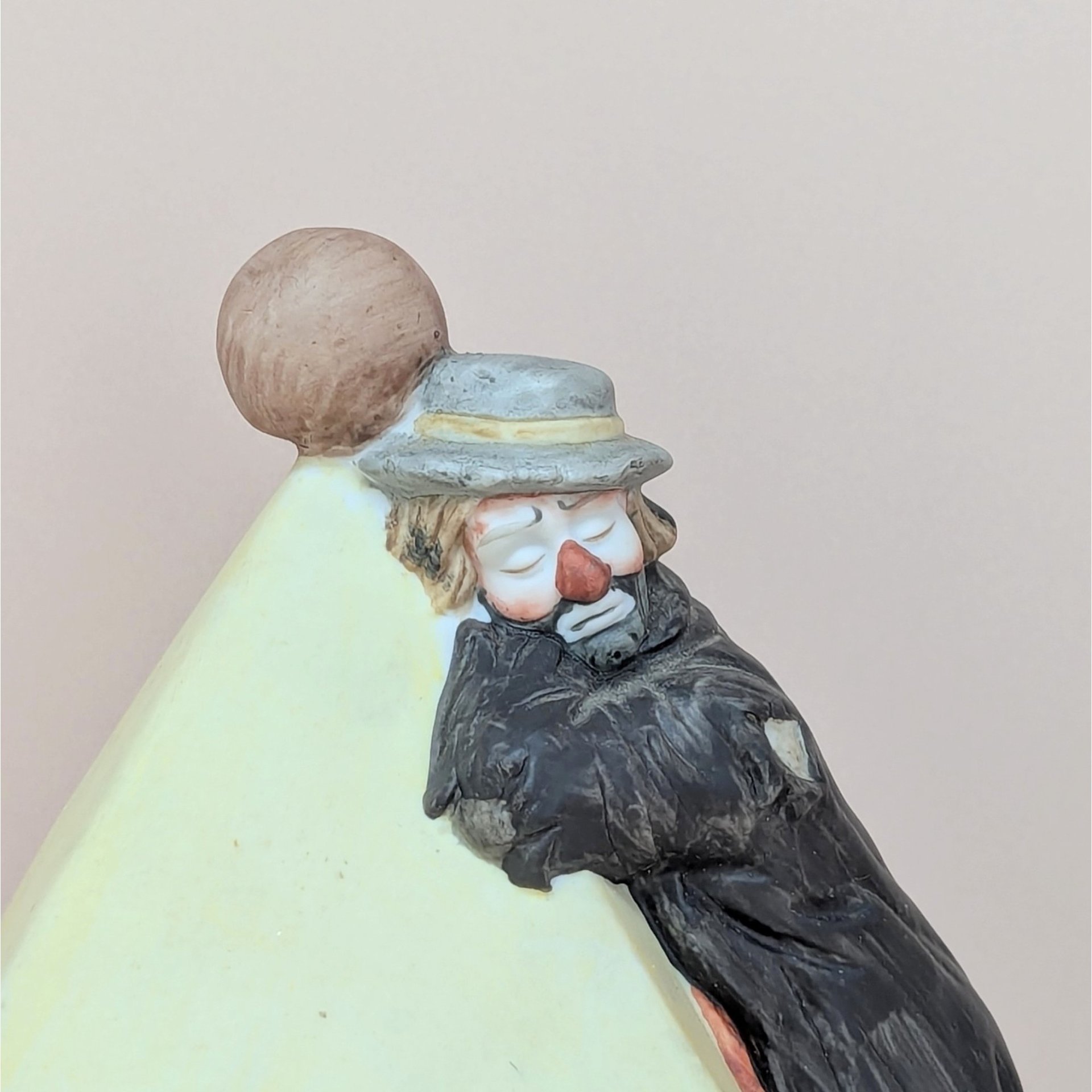 Flambro Emmett Kelly Jr. Clown Lantern Figurine