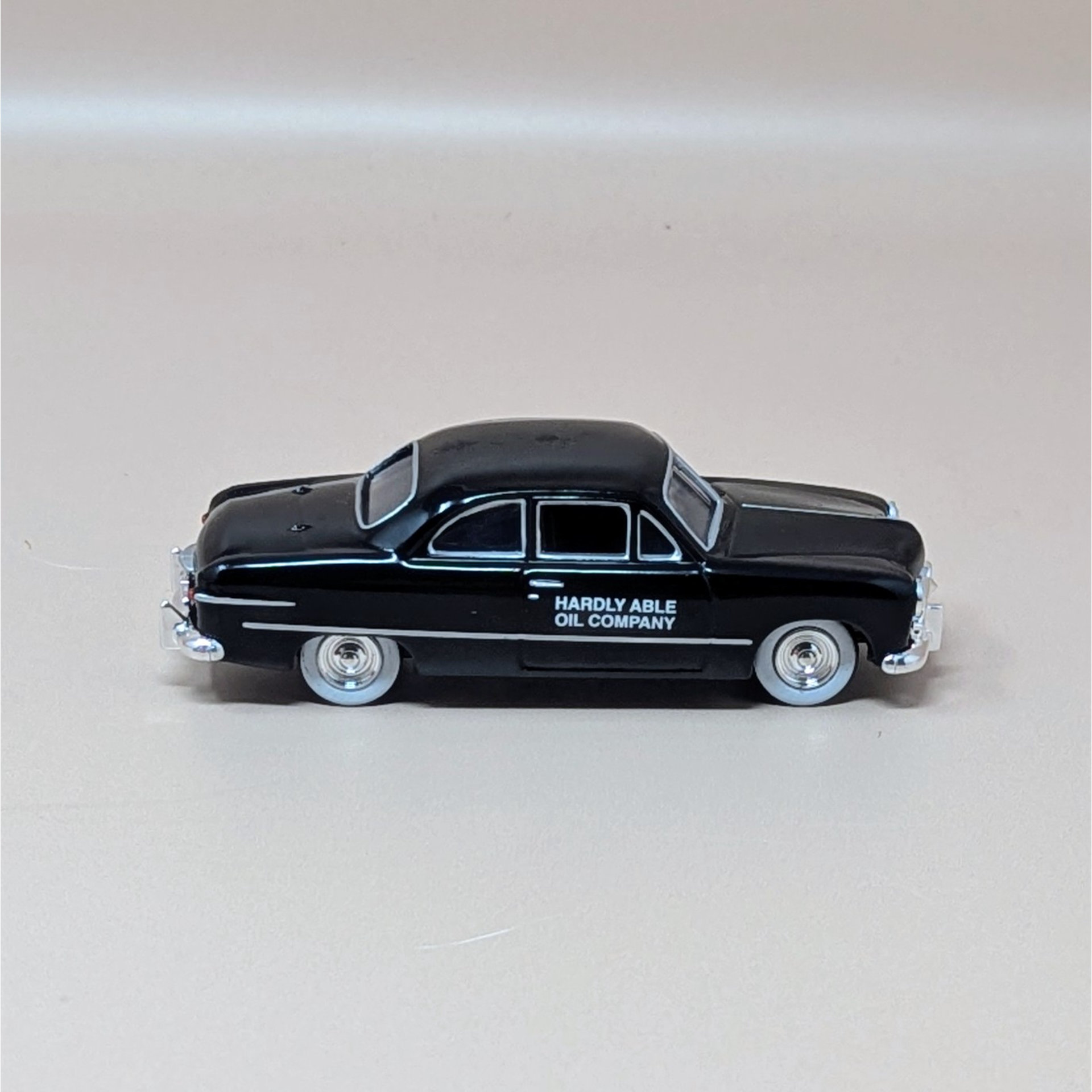 2000 ERTL Coastal 1920 Pierce Arrow Tanker Bank and 1949 Ford Coupe