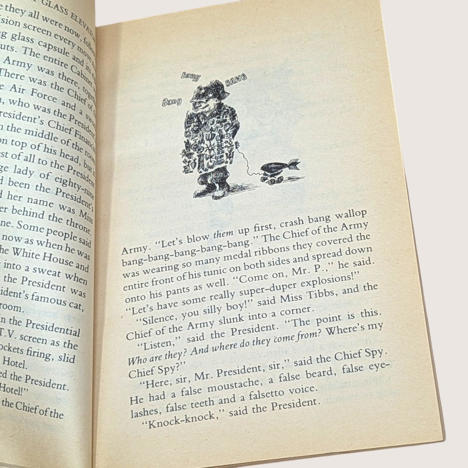 1972 Roald Dahl Charlie and the Great Glass Elevator Paperback Book