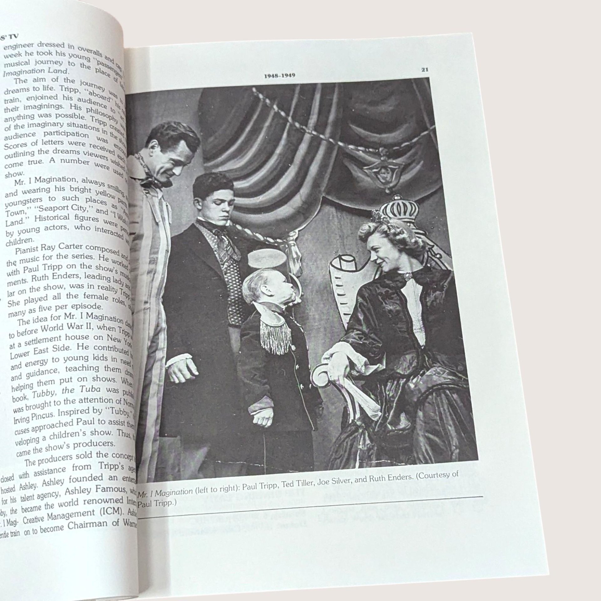 1983 Facts on File Kids TV The First 25 Years Softcover Book