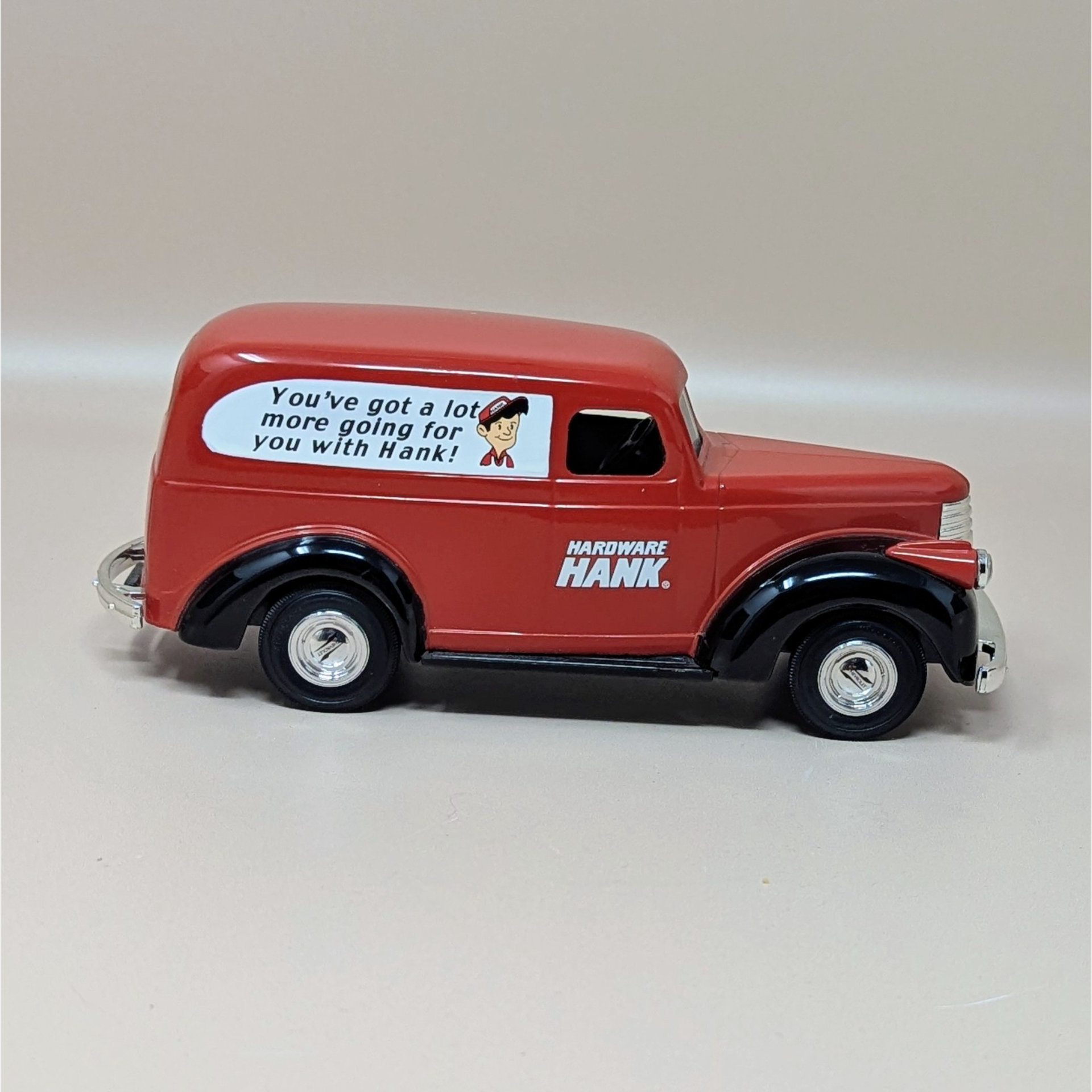 2001 ERTL 1946 Chevy Suburban Hardware Hank Die Cast Bank