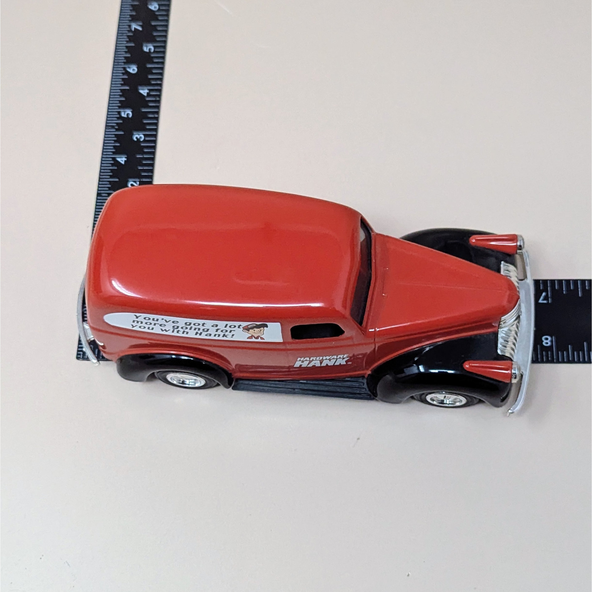 2001 ERTL 1946 Chevy Suburban Hardware Hank Die Cast Bank
