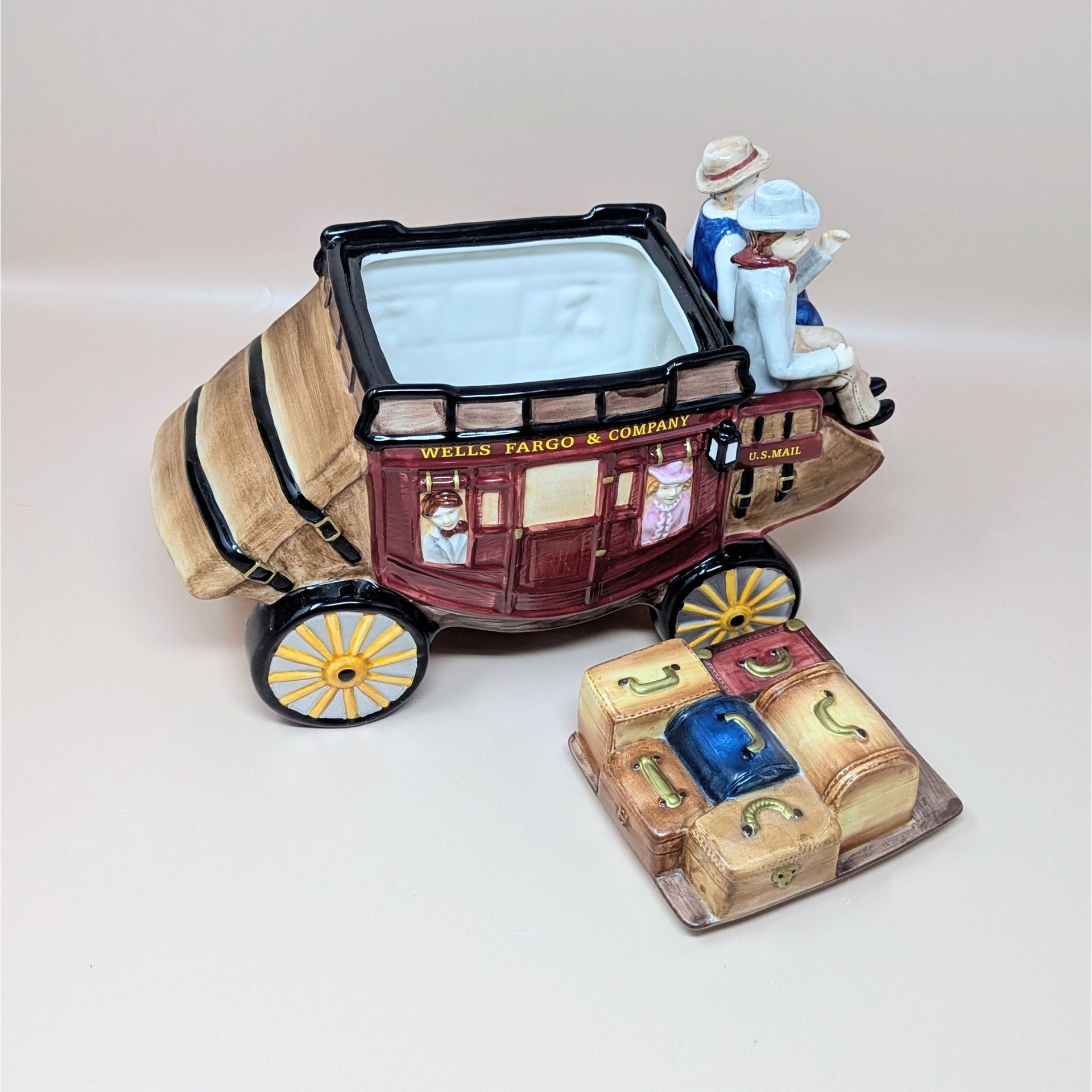 2002 Wells Fargo Stagecoach Ceramic Cookie Jar