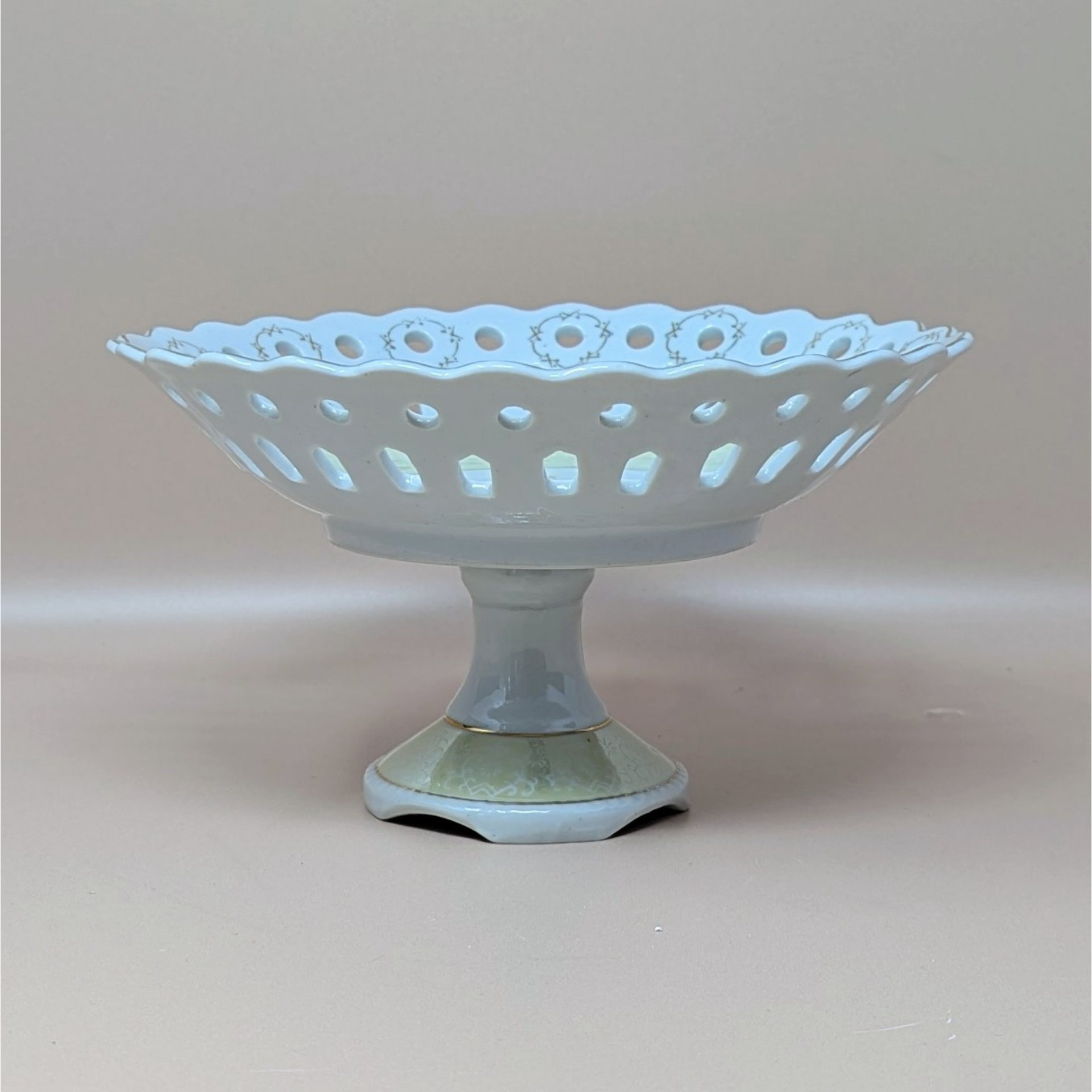 Vintage Arnart Pedestal Bowl M4036