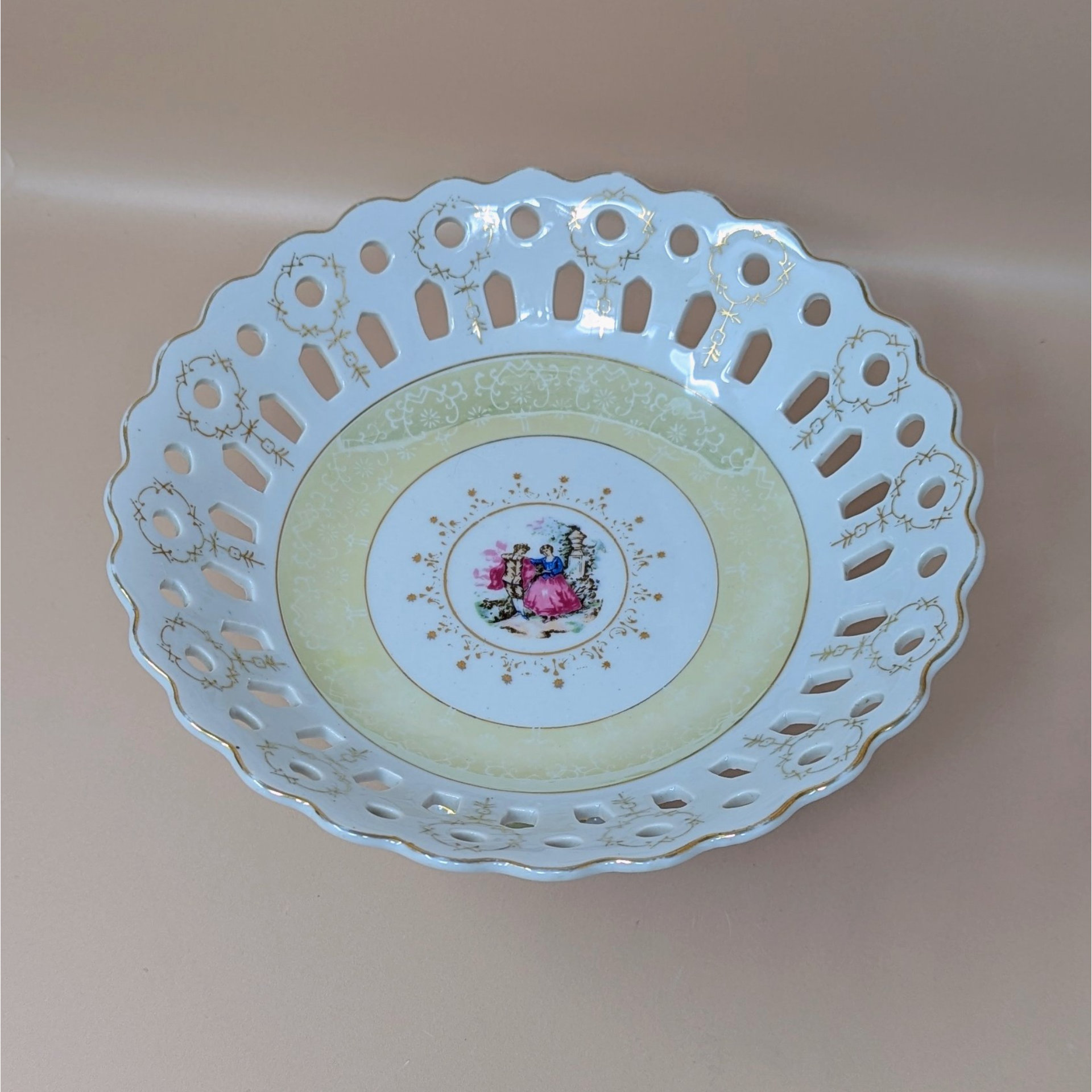 Vintage Arnart Pedestal Bowl M4036