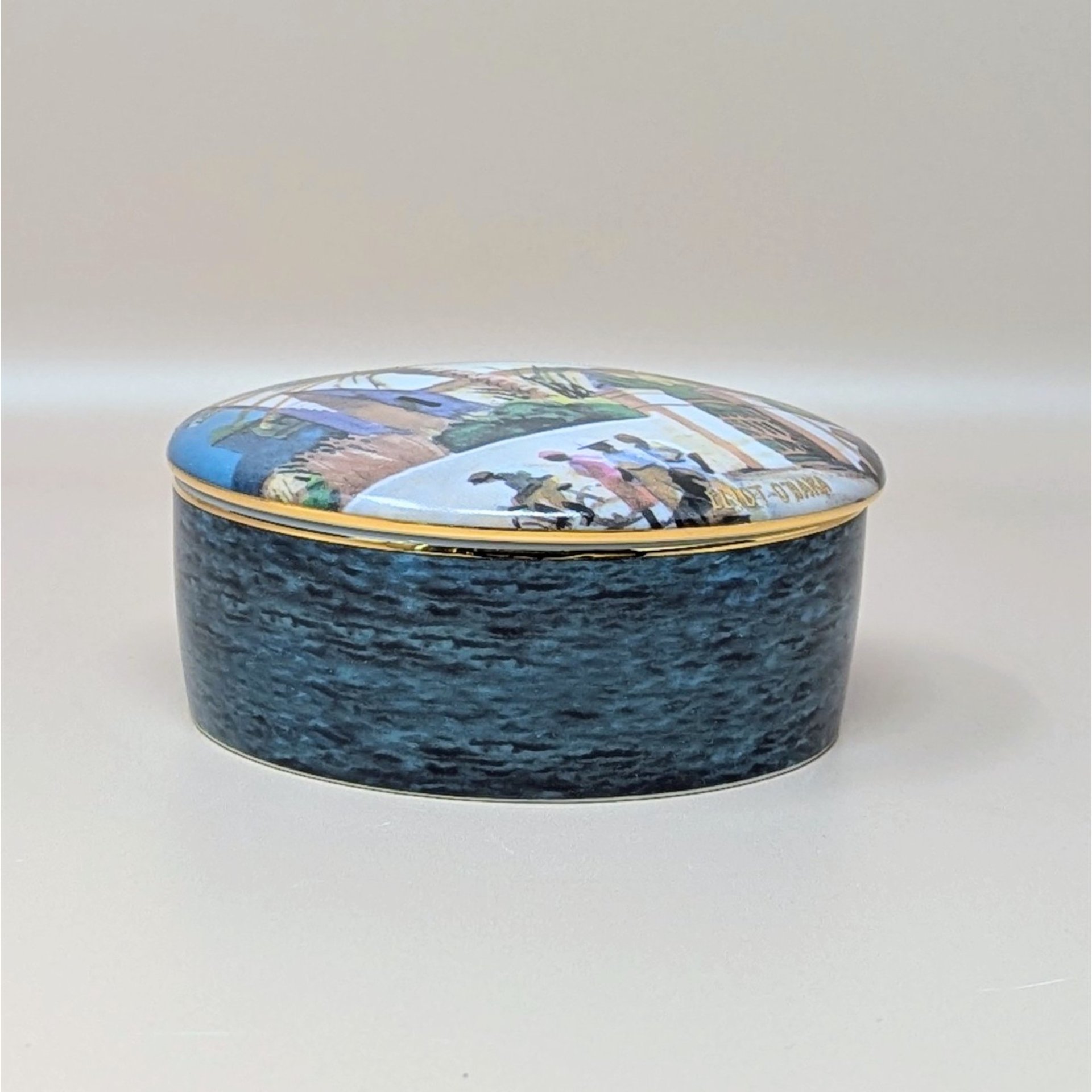 2001 Goebel Bermuda Images Bermuda Gate Covered Trinket Box