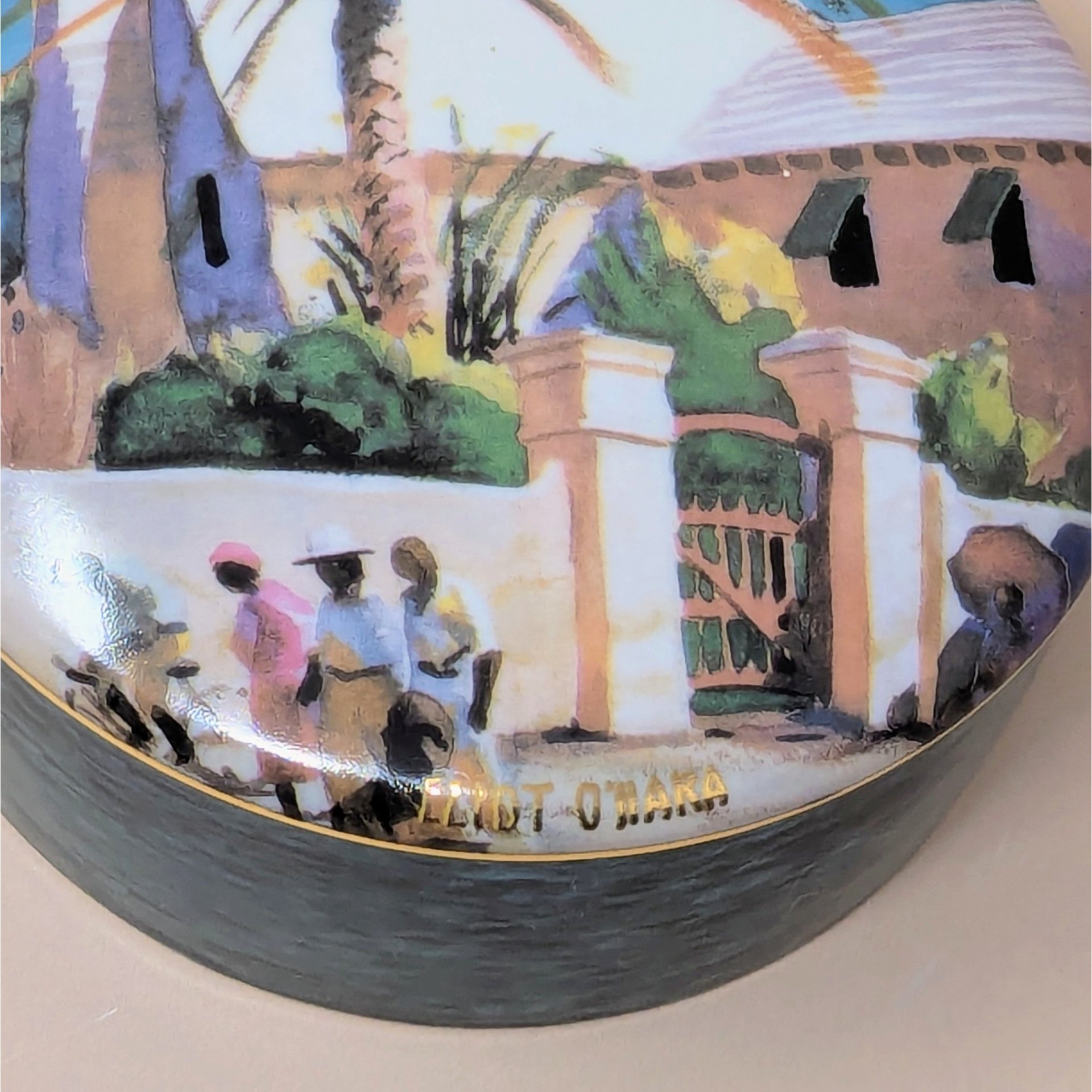 2001 Goebel Bermuda Images Bermuda Gate Covered Trinket Box