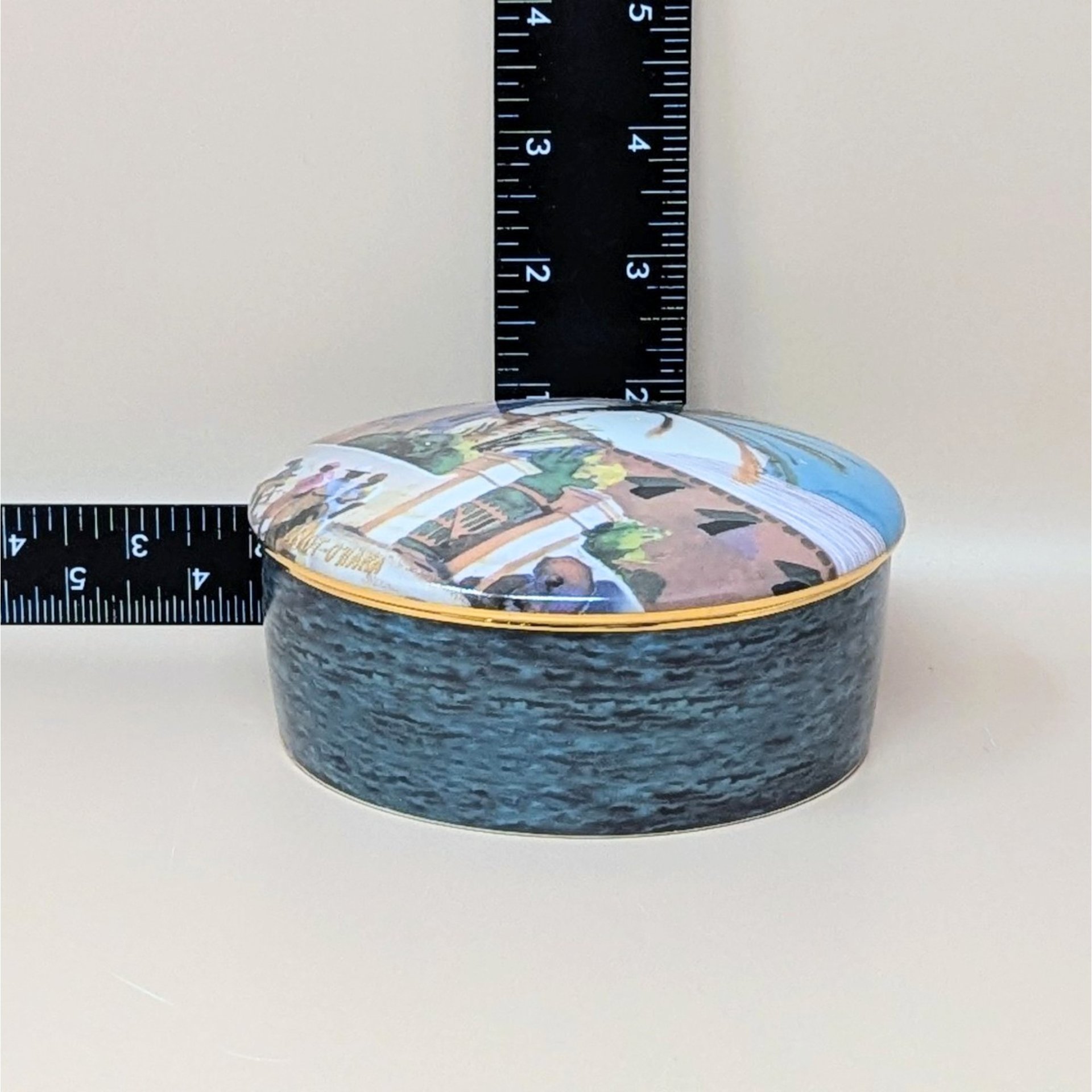 2001 Goebel Bermuda Images Bermuda Gate Covered Trinket Box