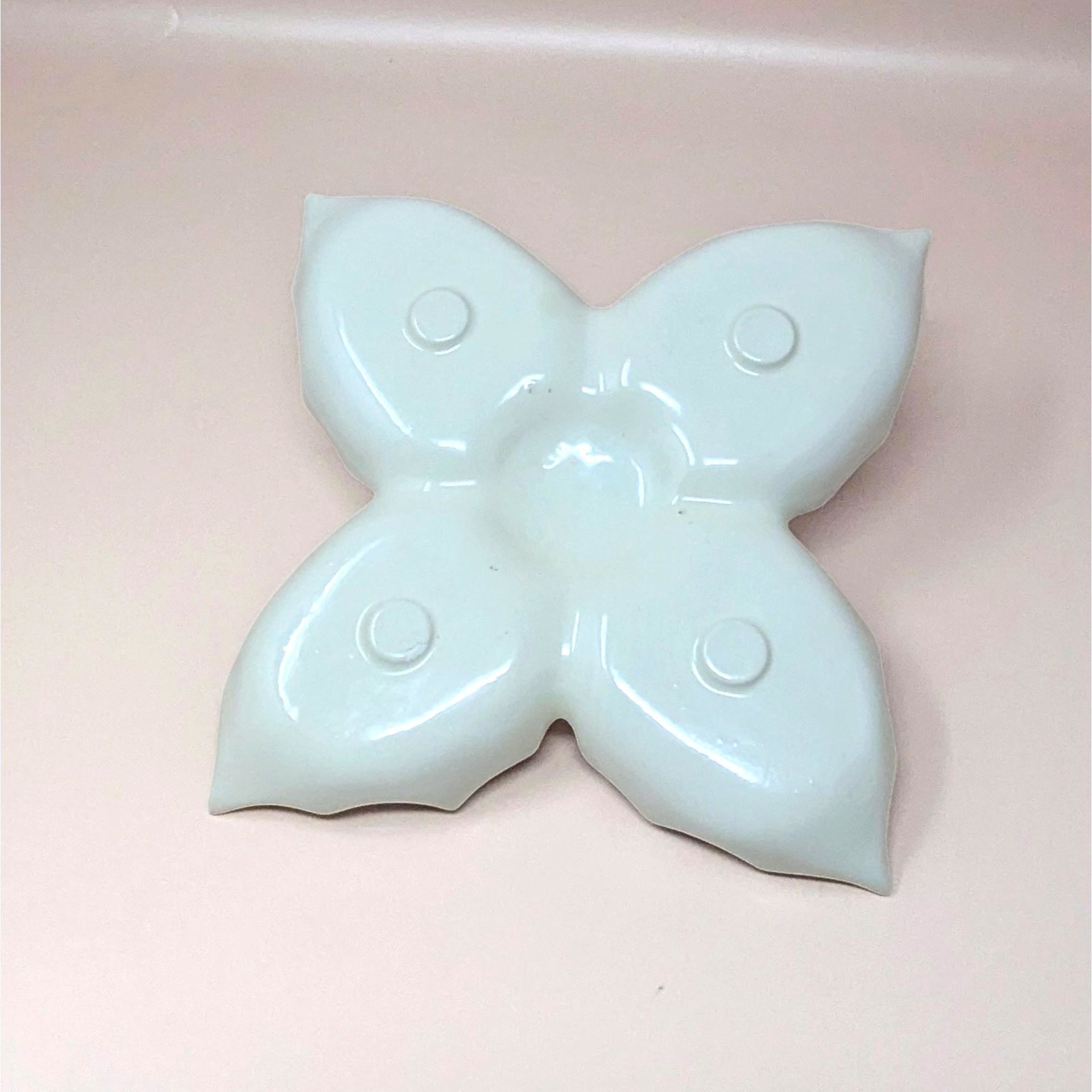 1960s Holland Mold Ceramic Four Part Leaf Dish