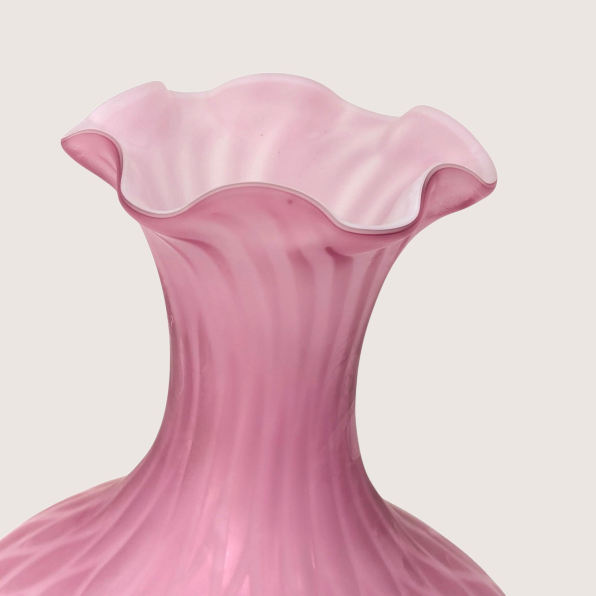 Vintage Murano Art Glass Vase Pink Diamond Quilt