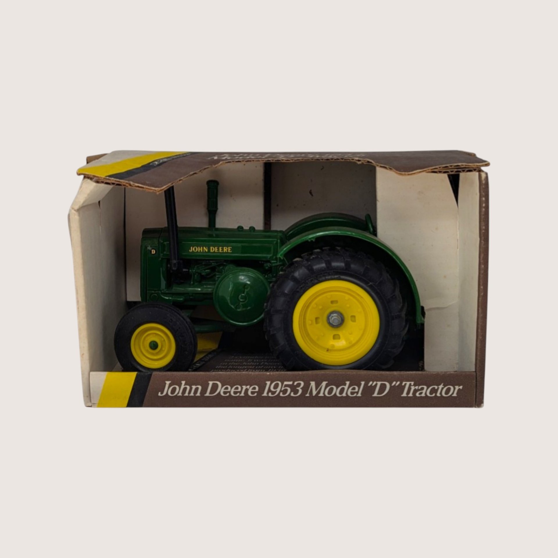 1990 ERTL John Deere 1953 Model D 1/16 Scale Die Cast Tractor Replica  