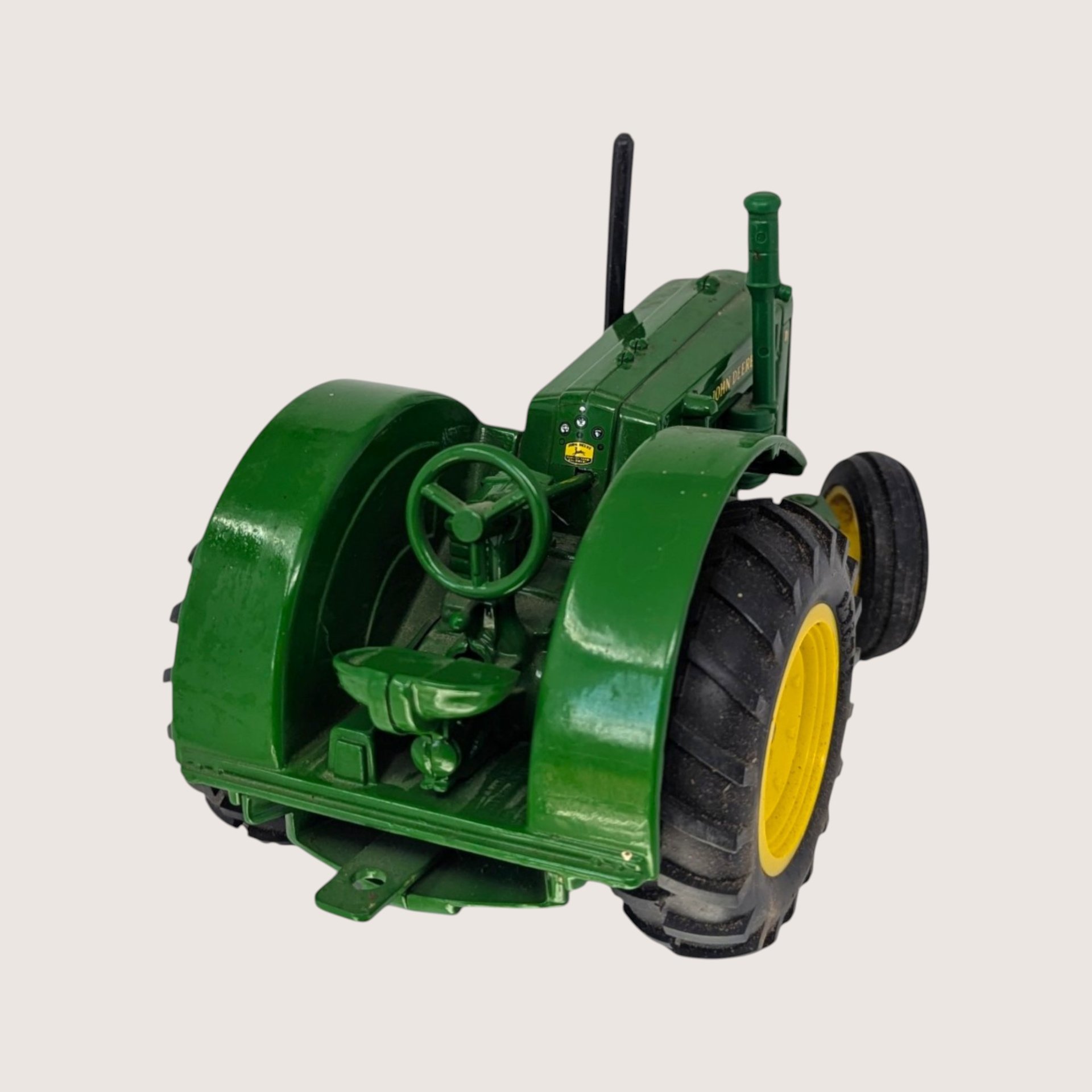 1990 ERTL John Deere 1953 Model D 1/16 Scale Die Cast Tractor Replica  