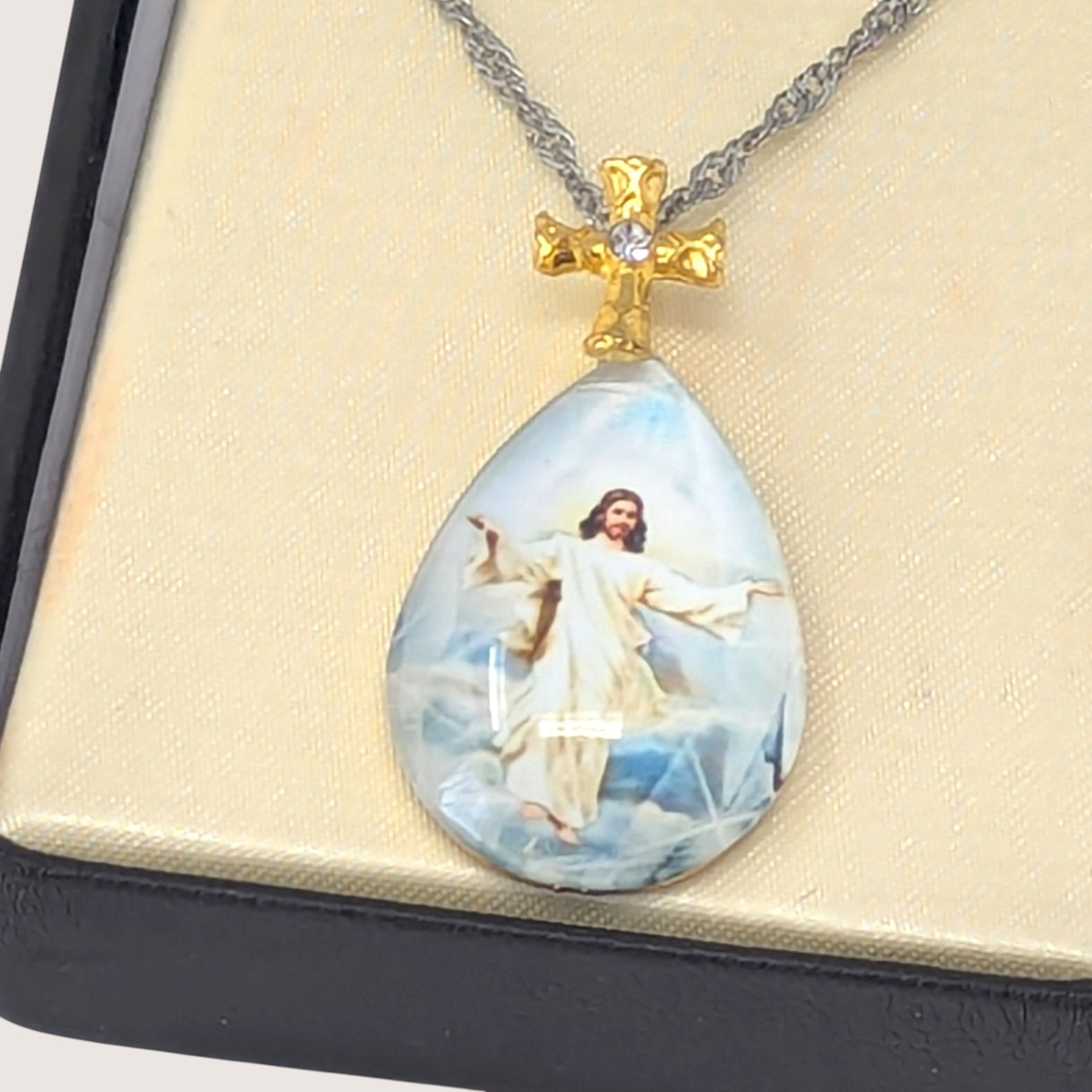 Vintage Crescent Memorial Intaglio Pendant Necklace With Cross Bail