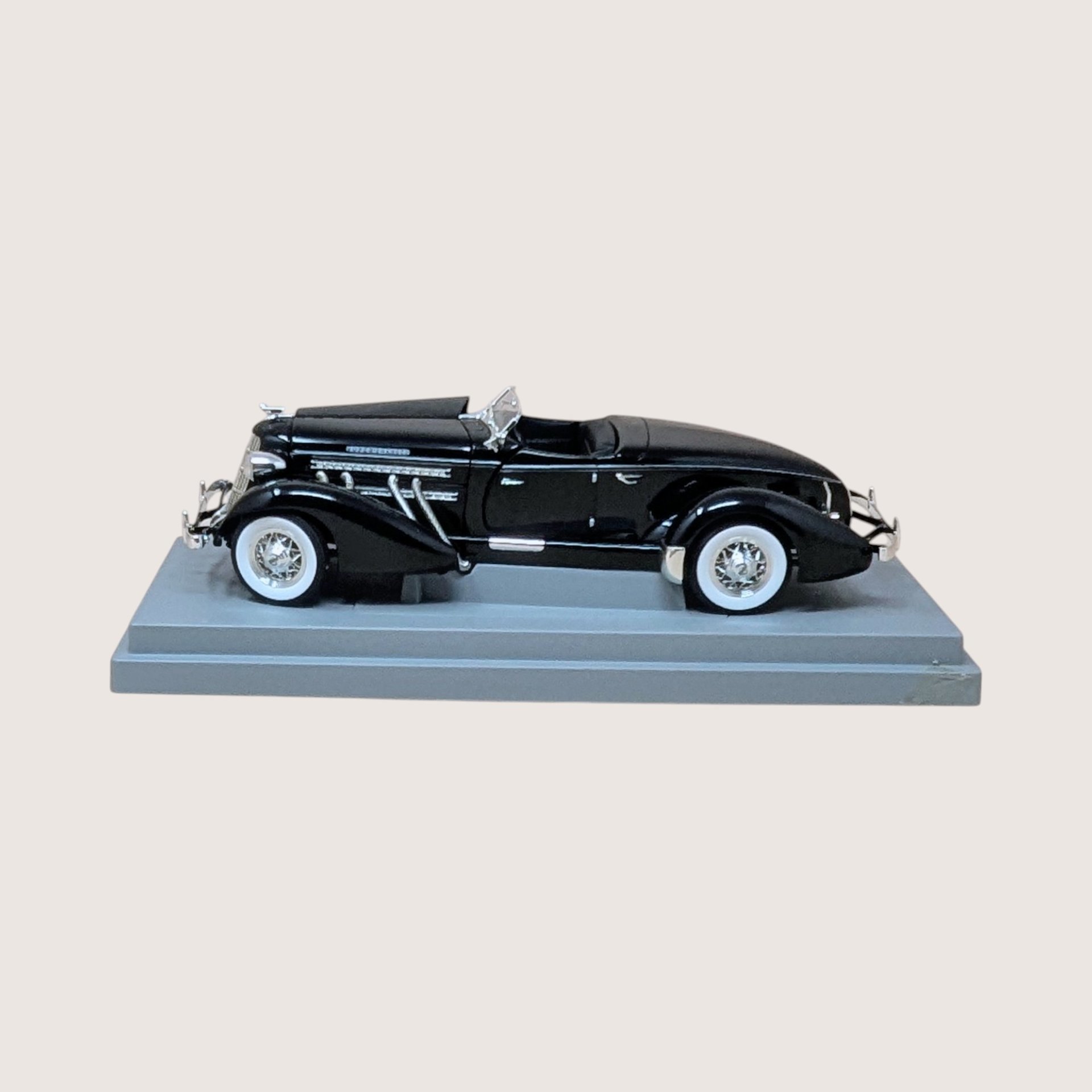 Vintage ERTL American Muscle Classics 1935 Auburn 851 Speedster