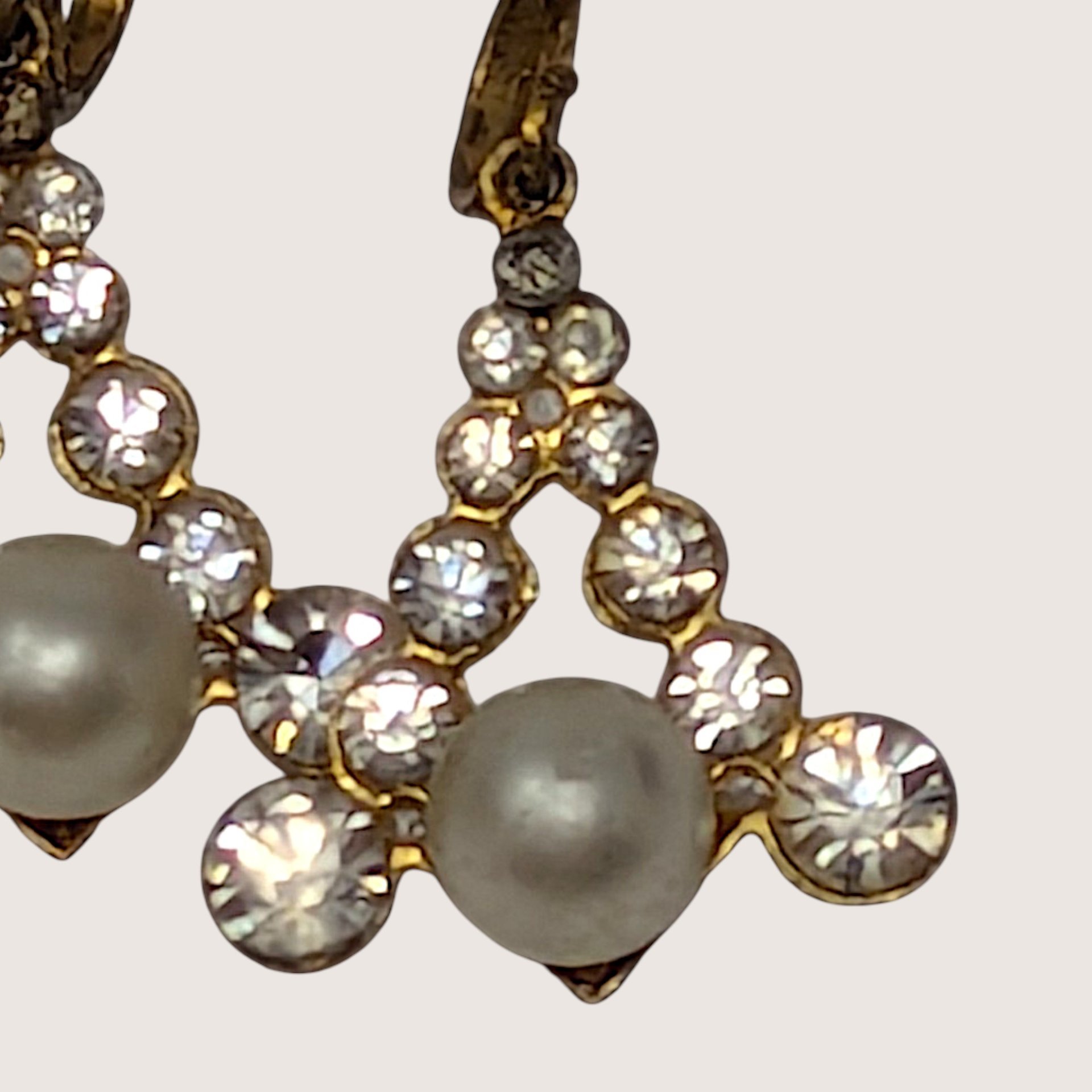 1950s Rhinestone Pearl Gold Tone Screw Back Dangle Earrings