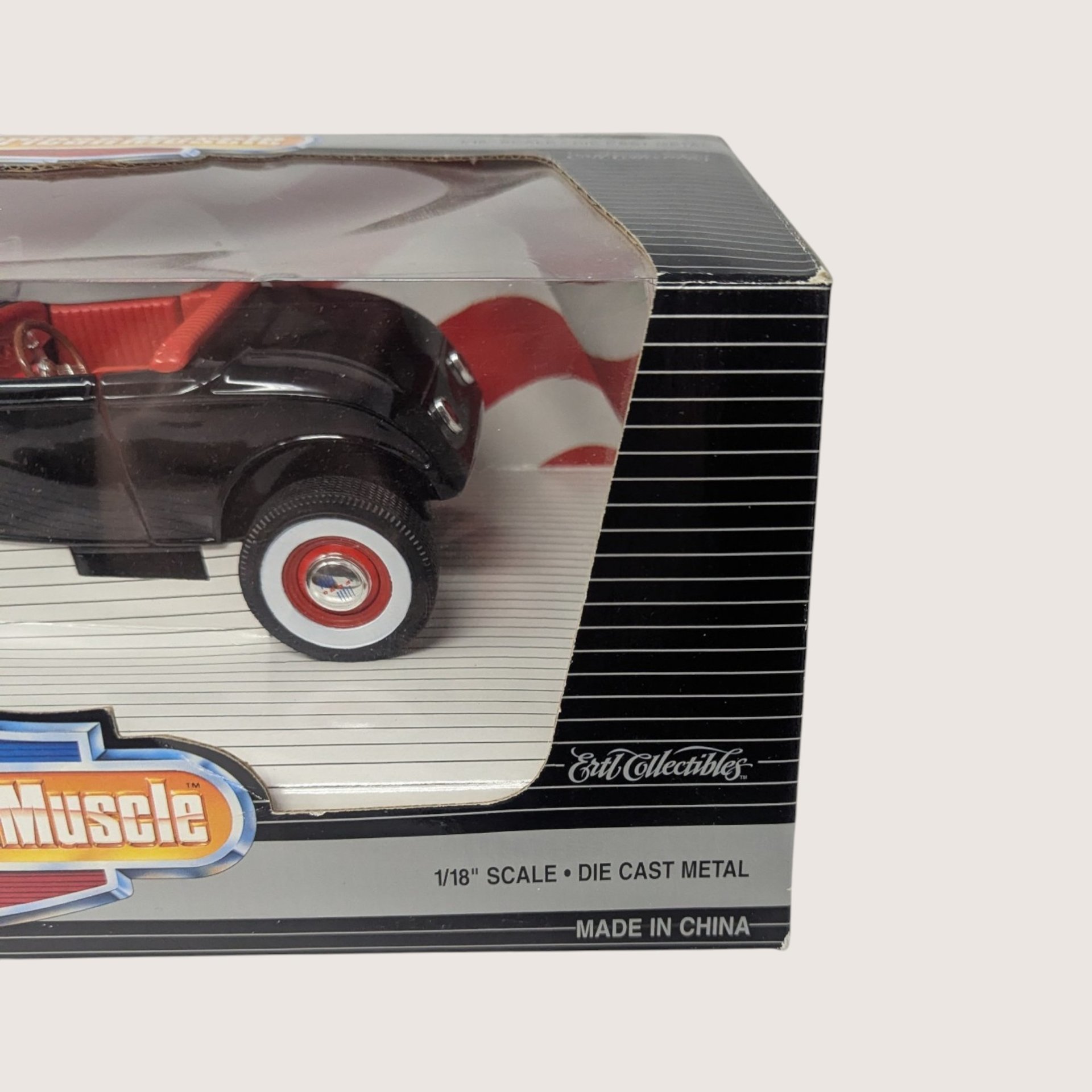 1995 ERTL American Muscle 1932 Ford Street Rod 1/18 Scale