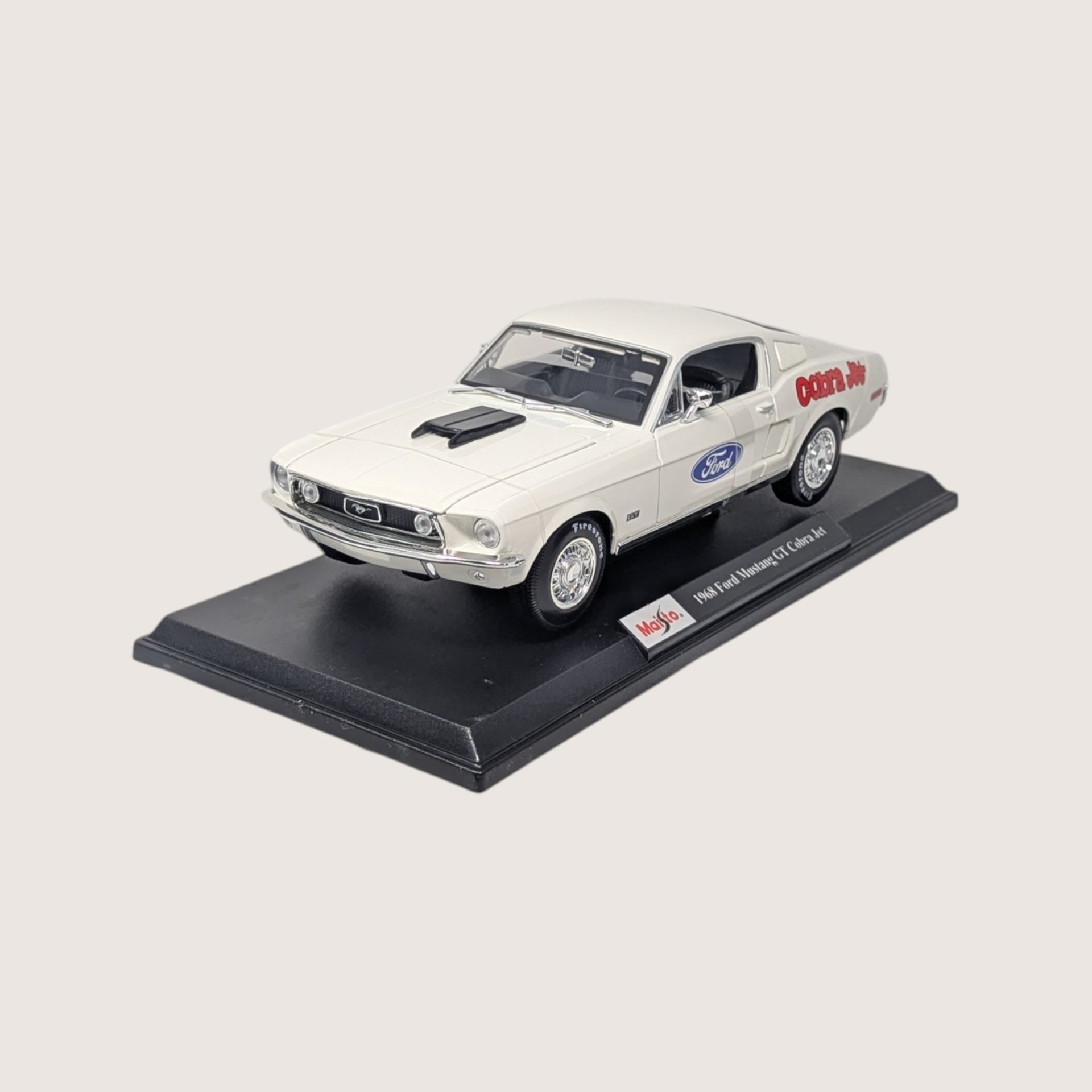 Maisto White 1968 Ford Mustang GT Cobra Jet Die Cast Car