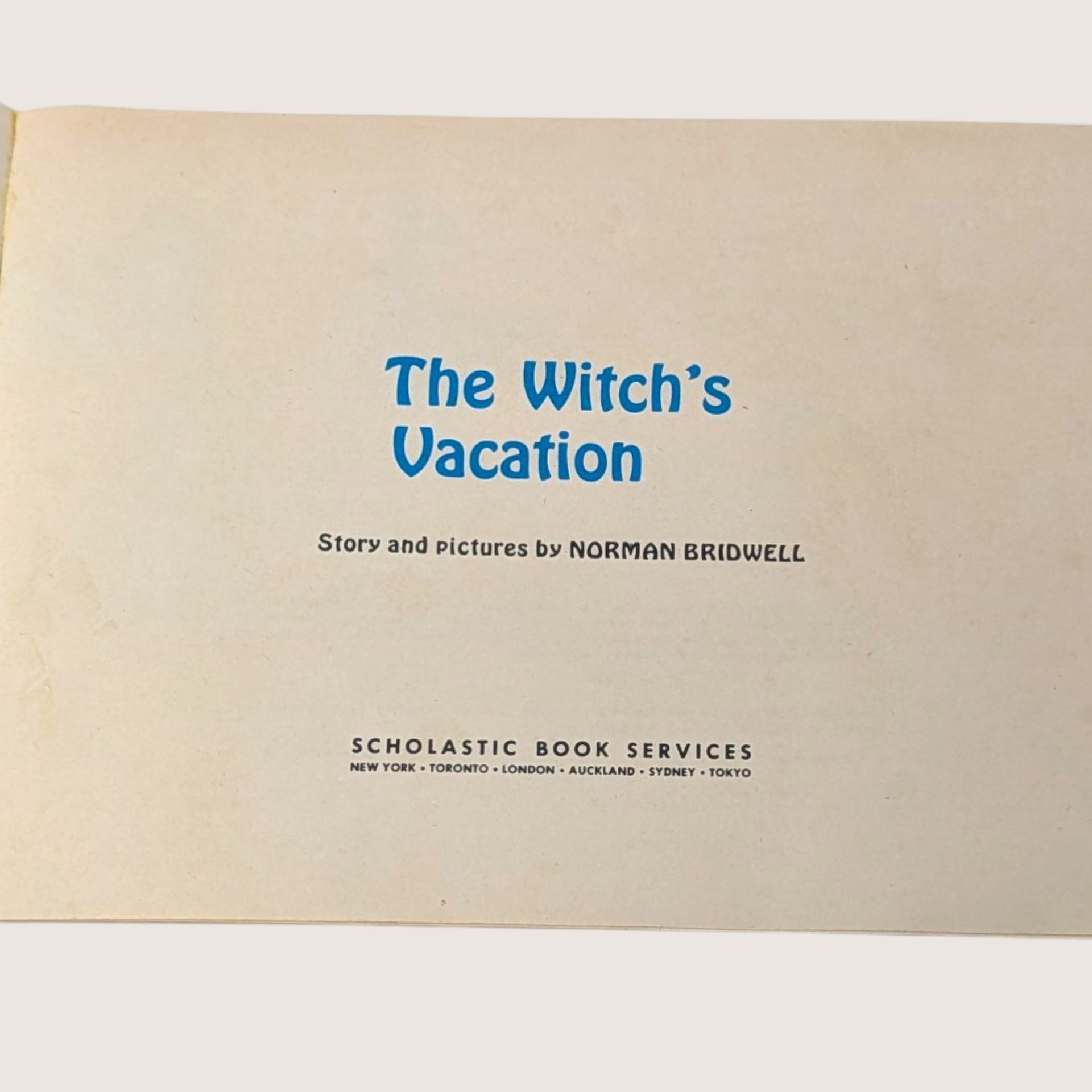 1974 The Witch's Vacation Norman Bridwell Softcover Book