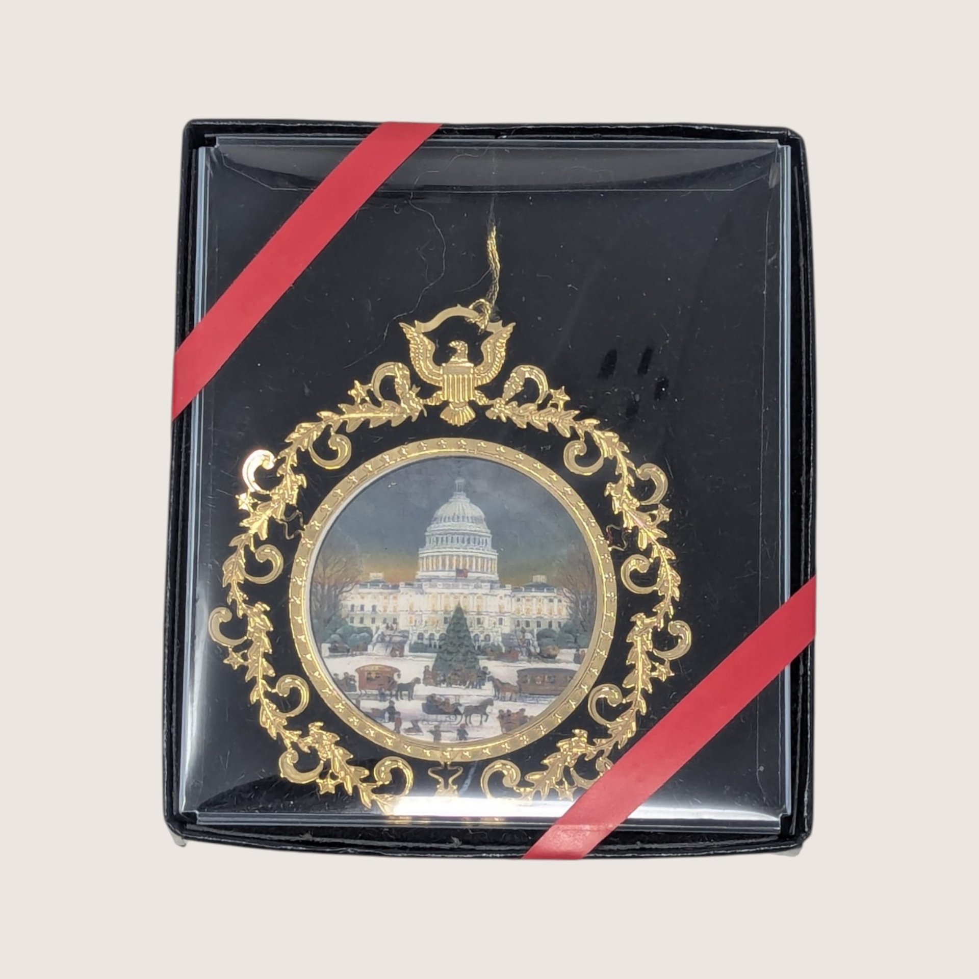 2001 United States Capitol Historical Society annual Christmas ornament in original box with gold filigree frame