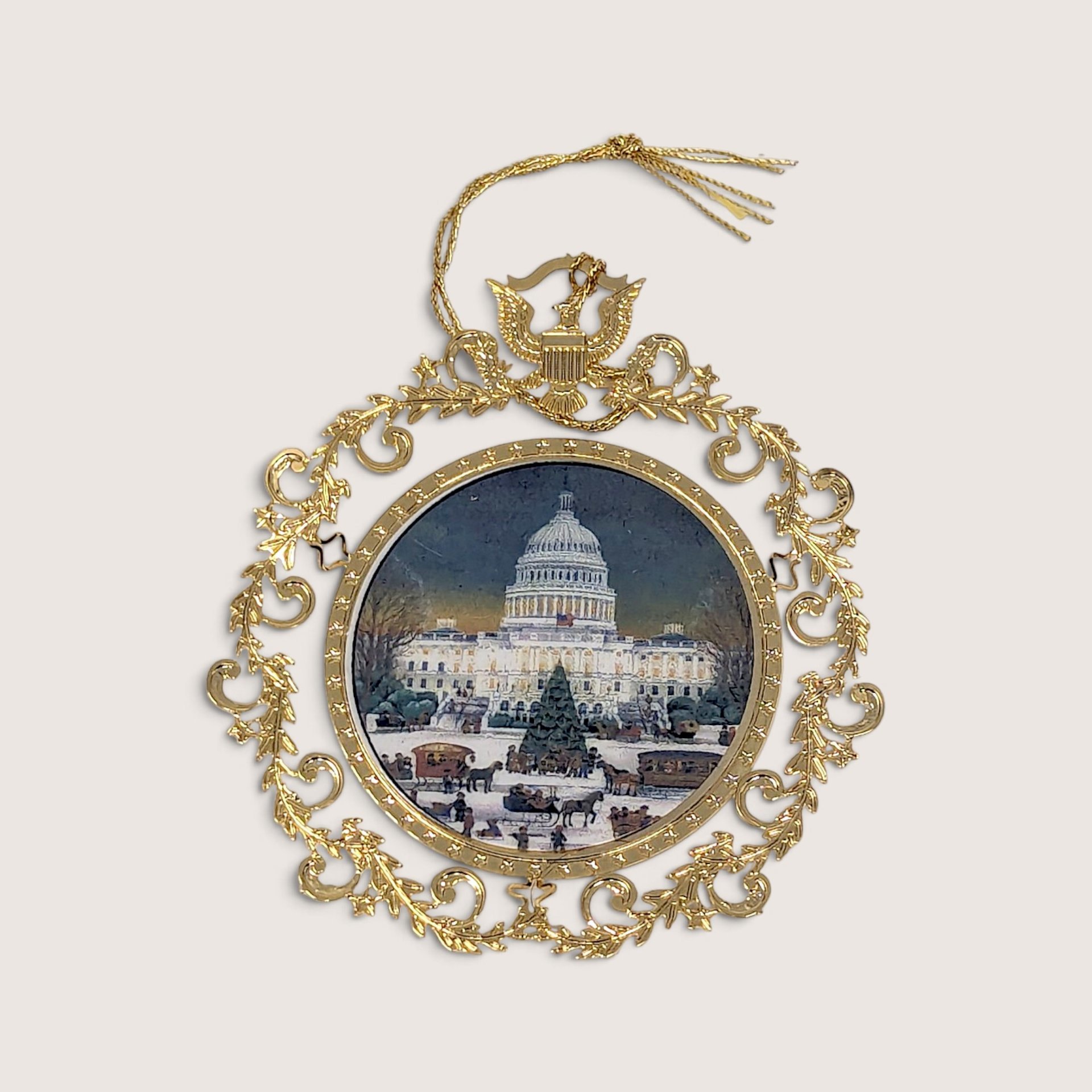2001 United States Capitol Historical Society annual Christmas ornament in original box with gold filigree frame