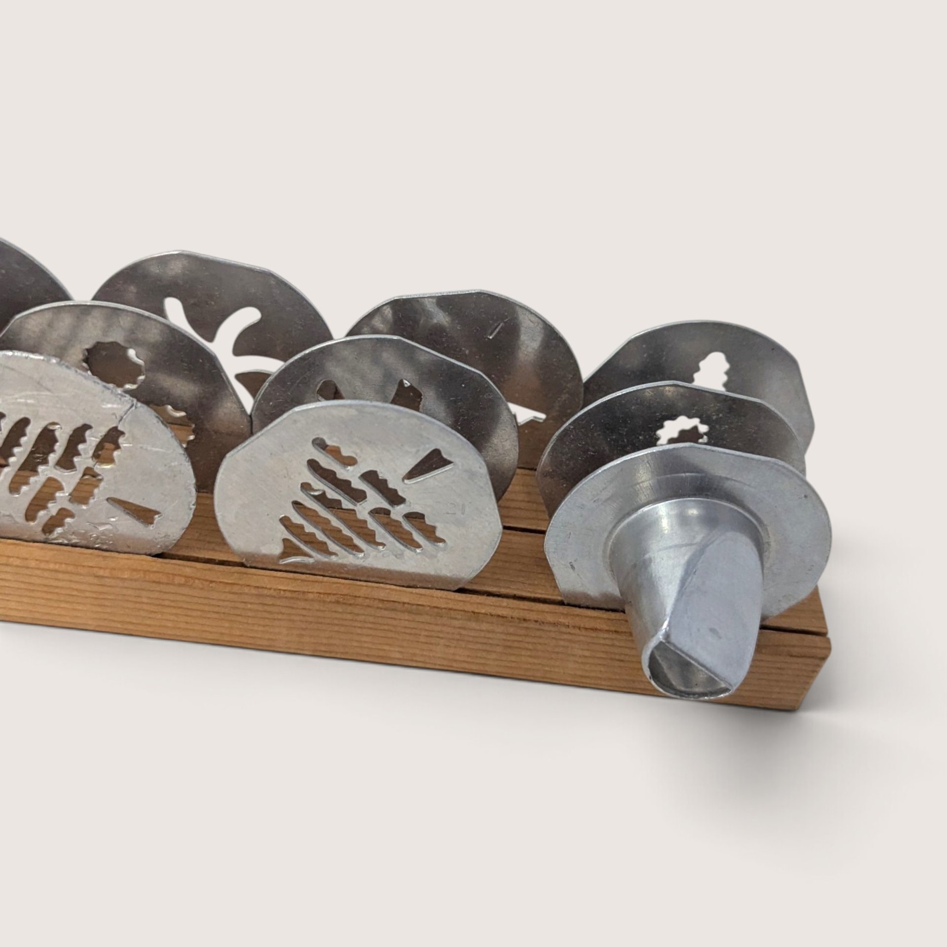 Vintage Mirro Aluminum Cookie Press with Disks