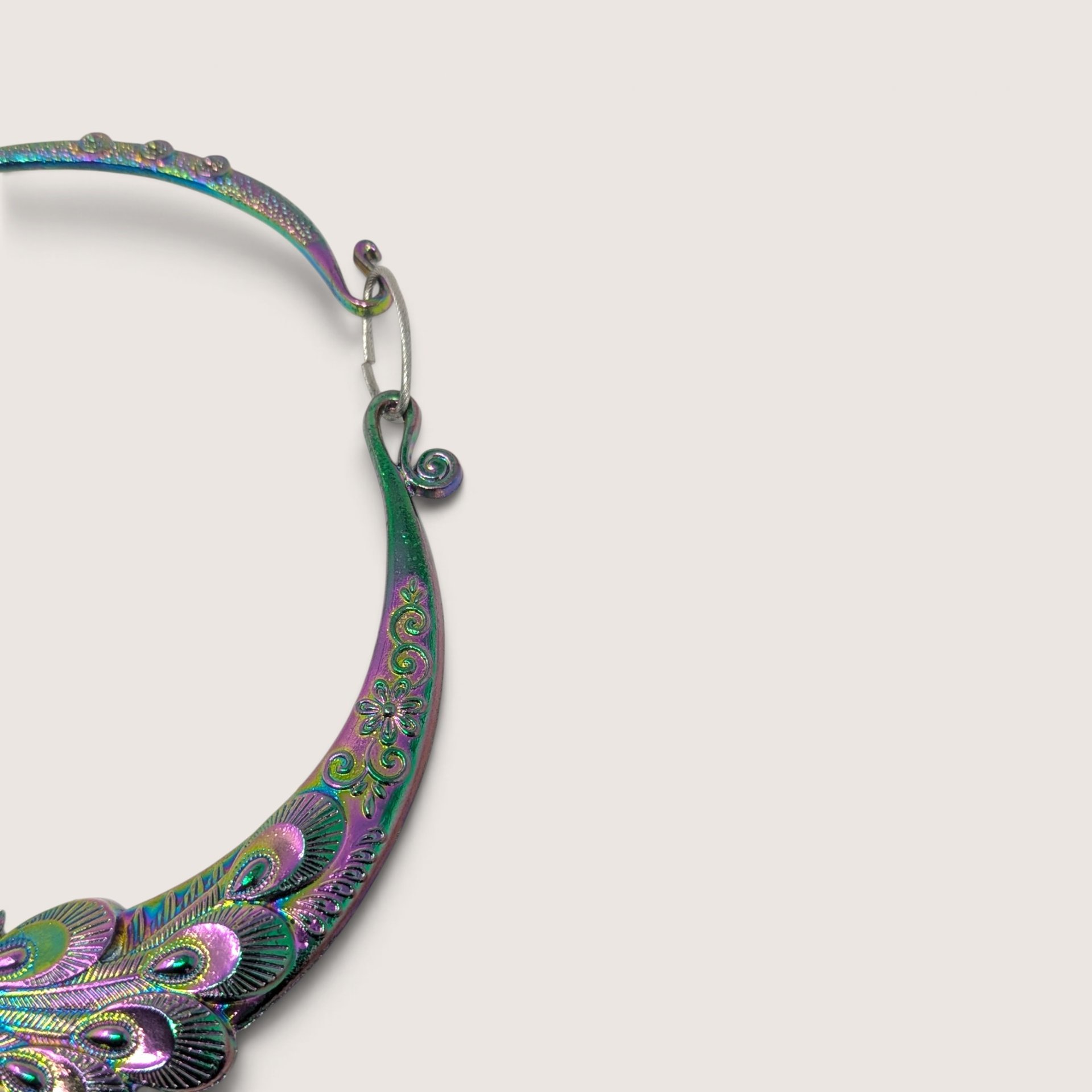 Vintage Rainbow Iridescent Metal Peacock Collar Bib Necklace