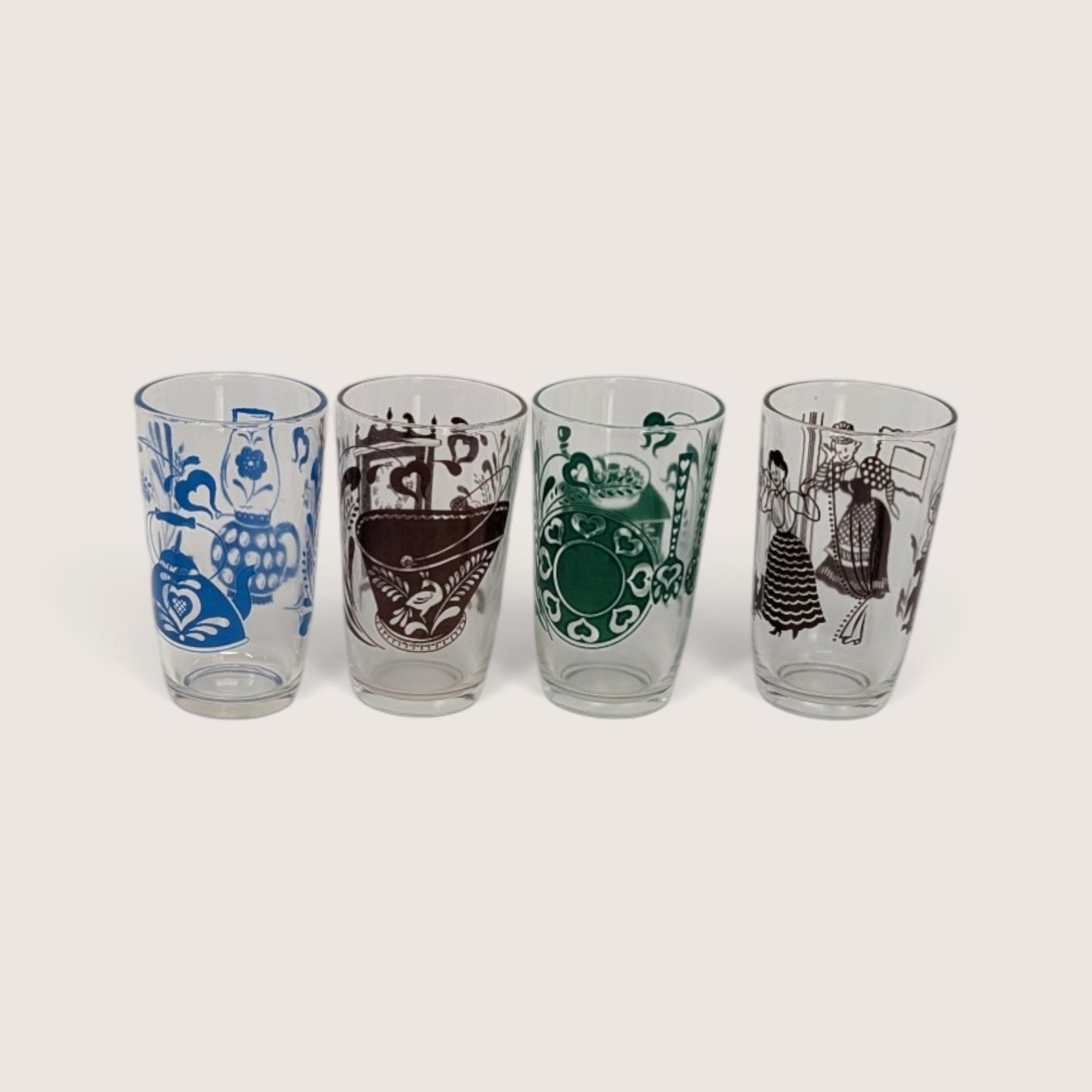 Set Of 4 Vintage Juice Glasses Domestic Scenes