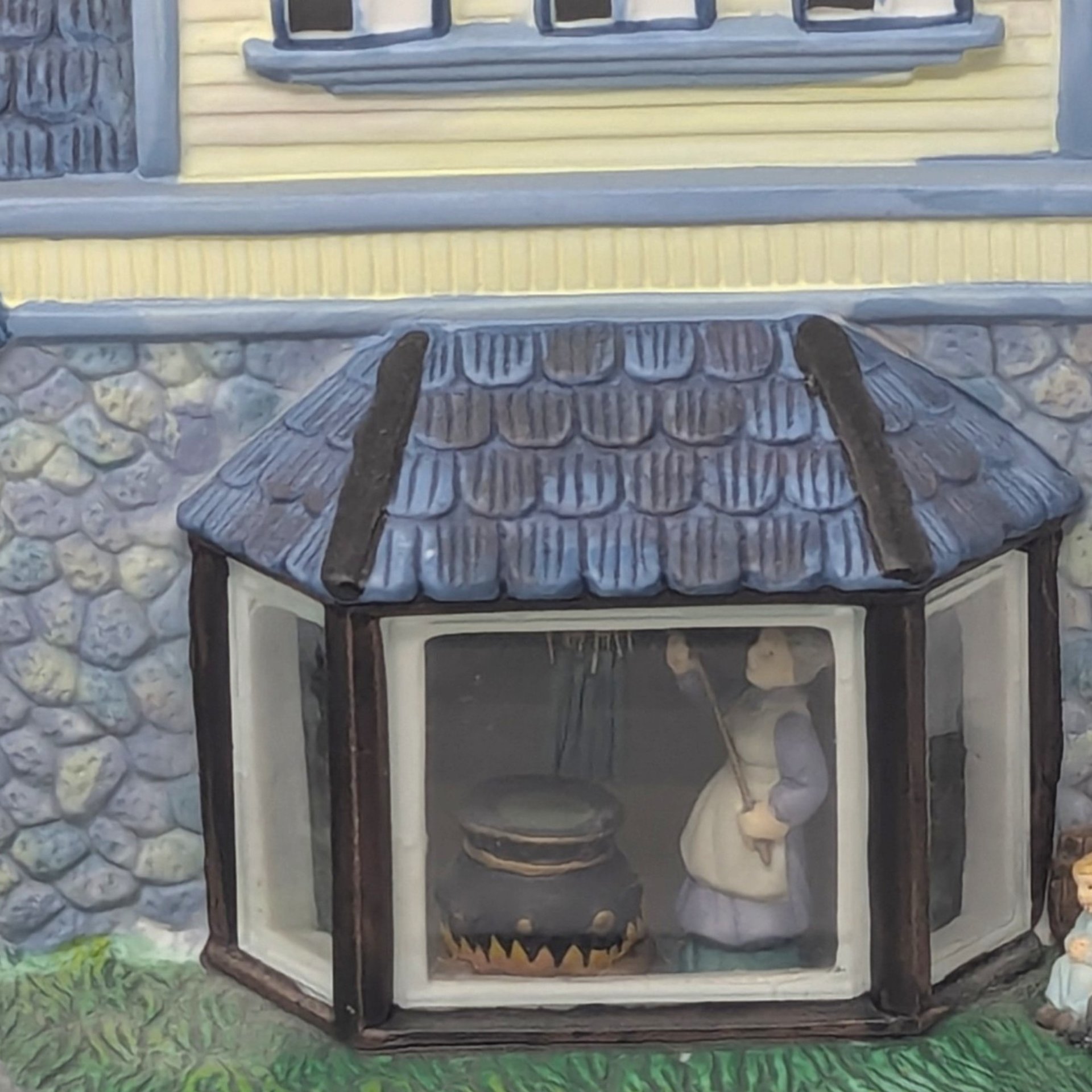 Vintage PartyLite Old World Village #1 Candle Shoppe Ceramic Tealight House