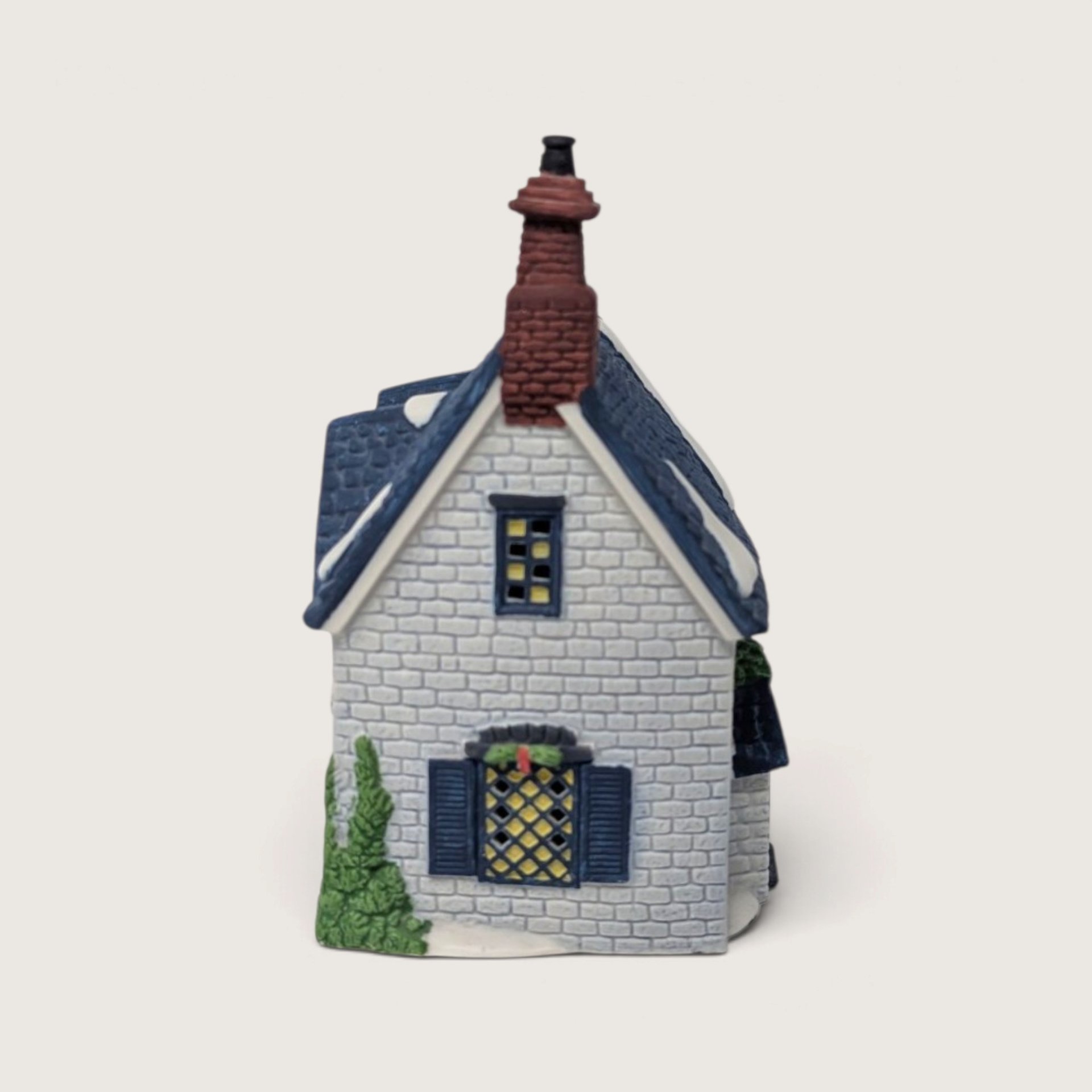 Vintage 1990 Department 56  Brownlow House Lighted Village Building