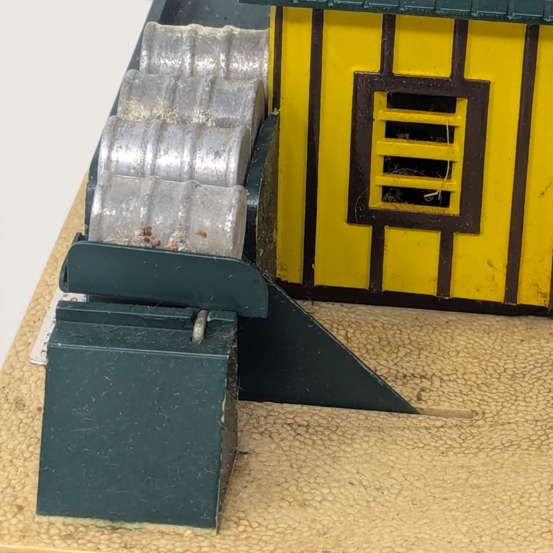 Vintage 1950s American Flyer AC Gilbert 779 Oil Drum Loader Train Accessory Box