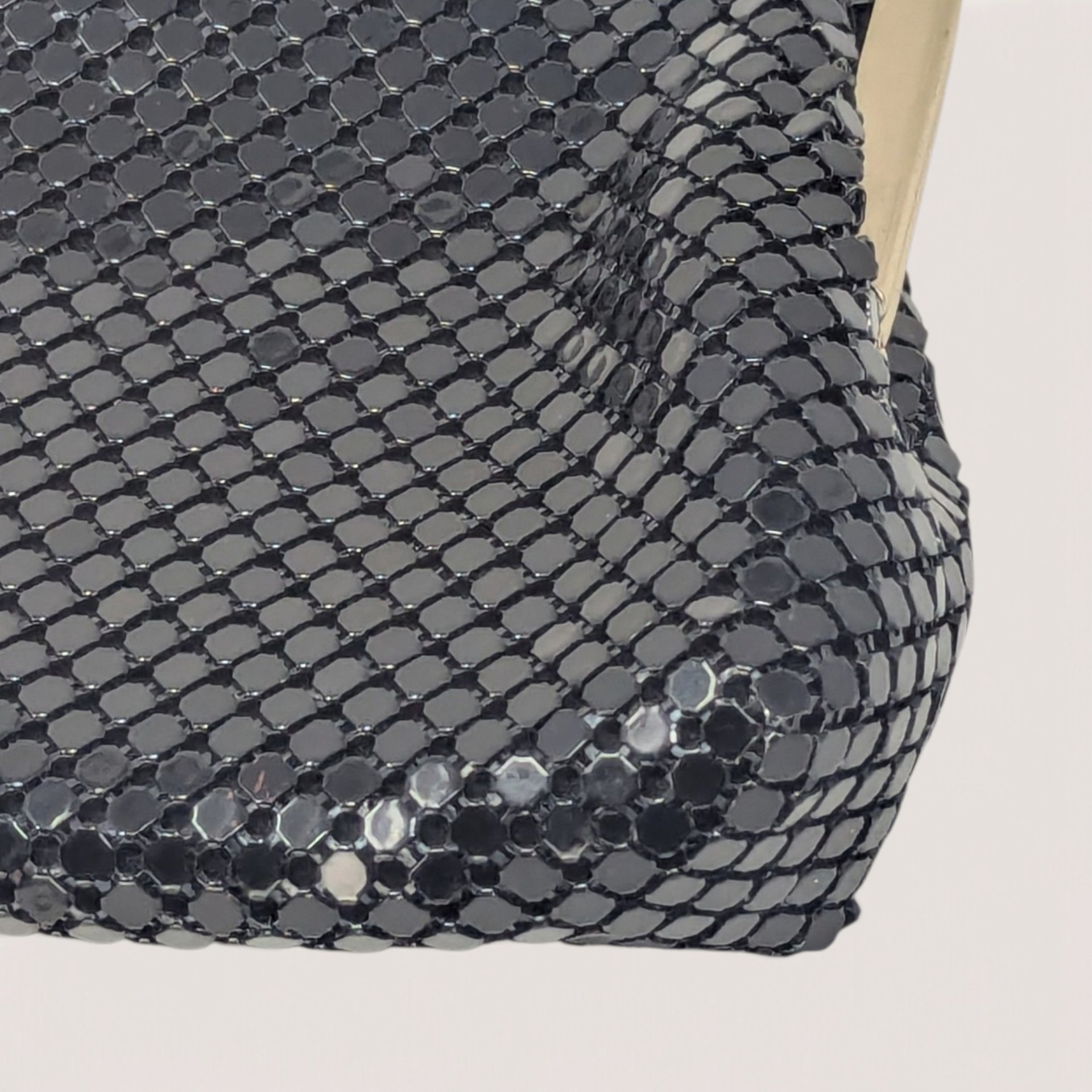 Vintage Whiting and Davis International Black Metal Mesh Clutch Kiss Lock Purse