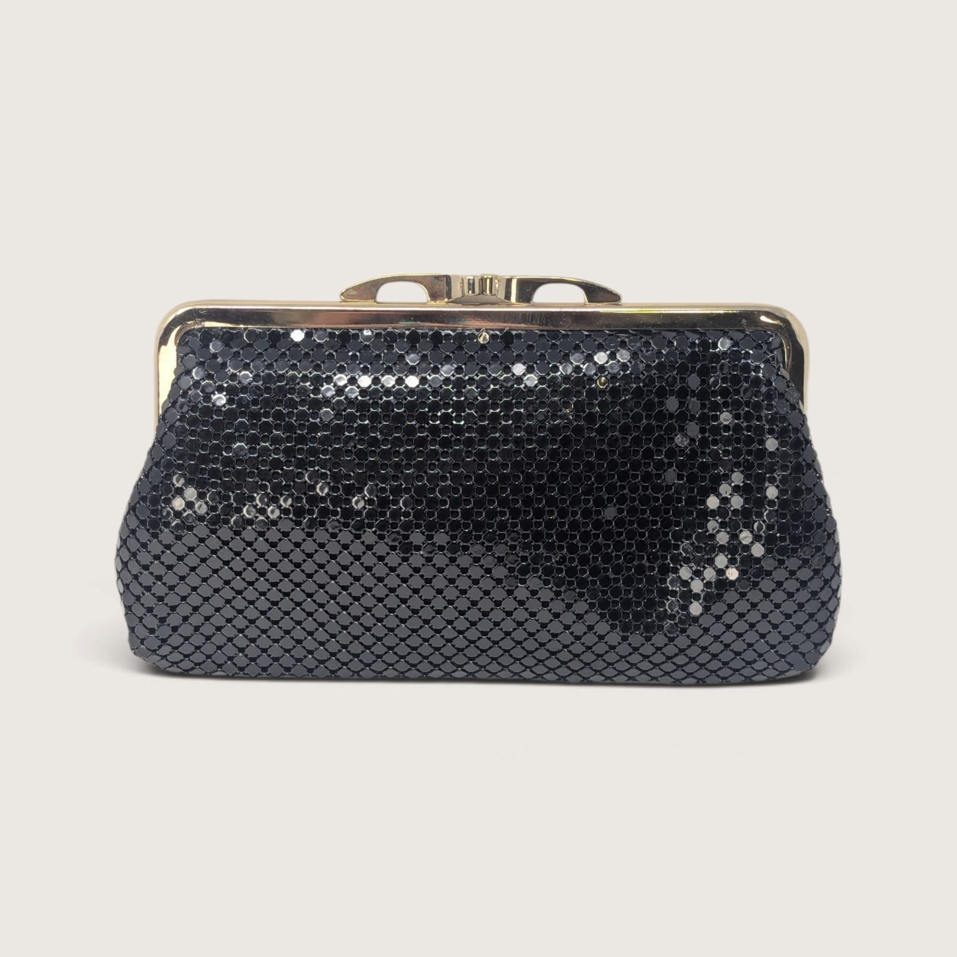 Vintage Whiting and Davis International Black Metal Mesh Clutch Kiss Lock Purse