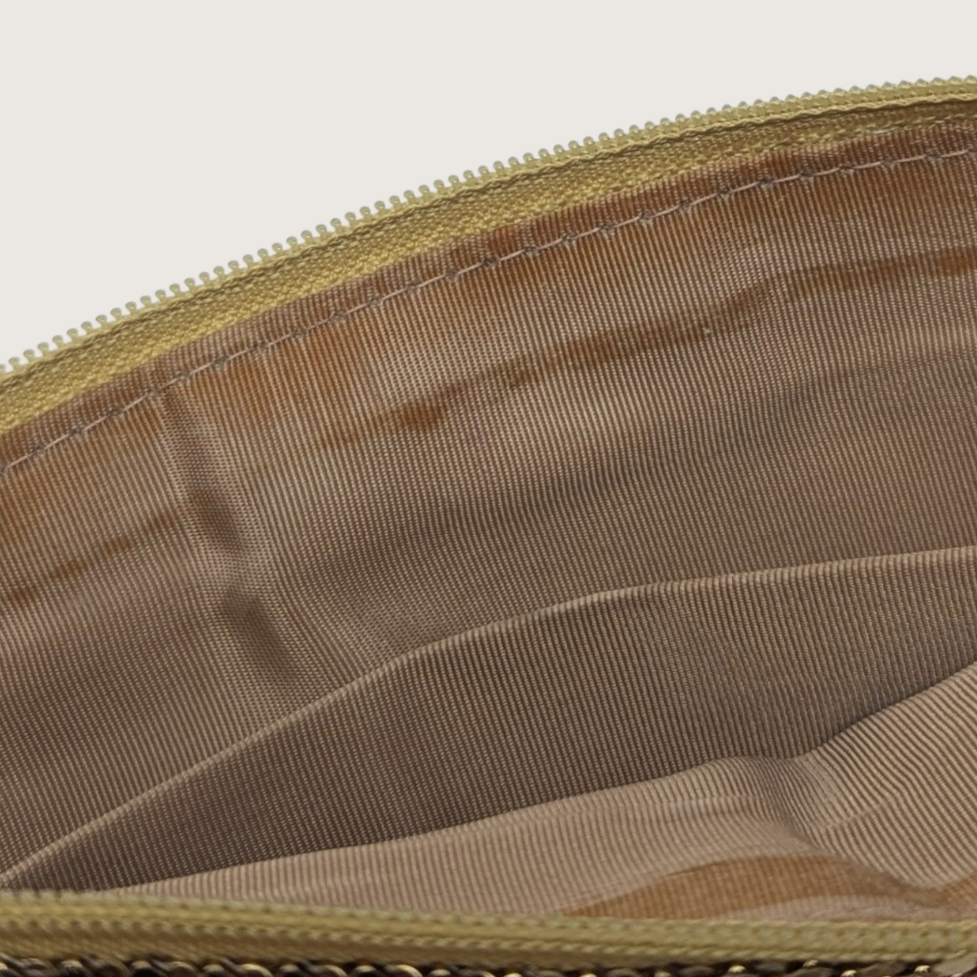 Vintage Whiting and Davis International Gold Metal Mesh Cosmetic Bag