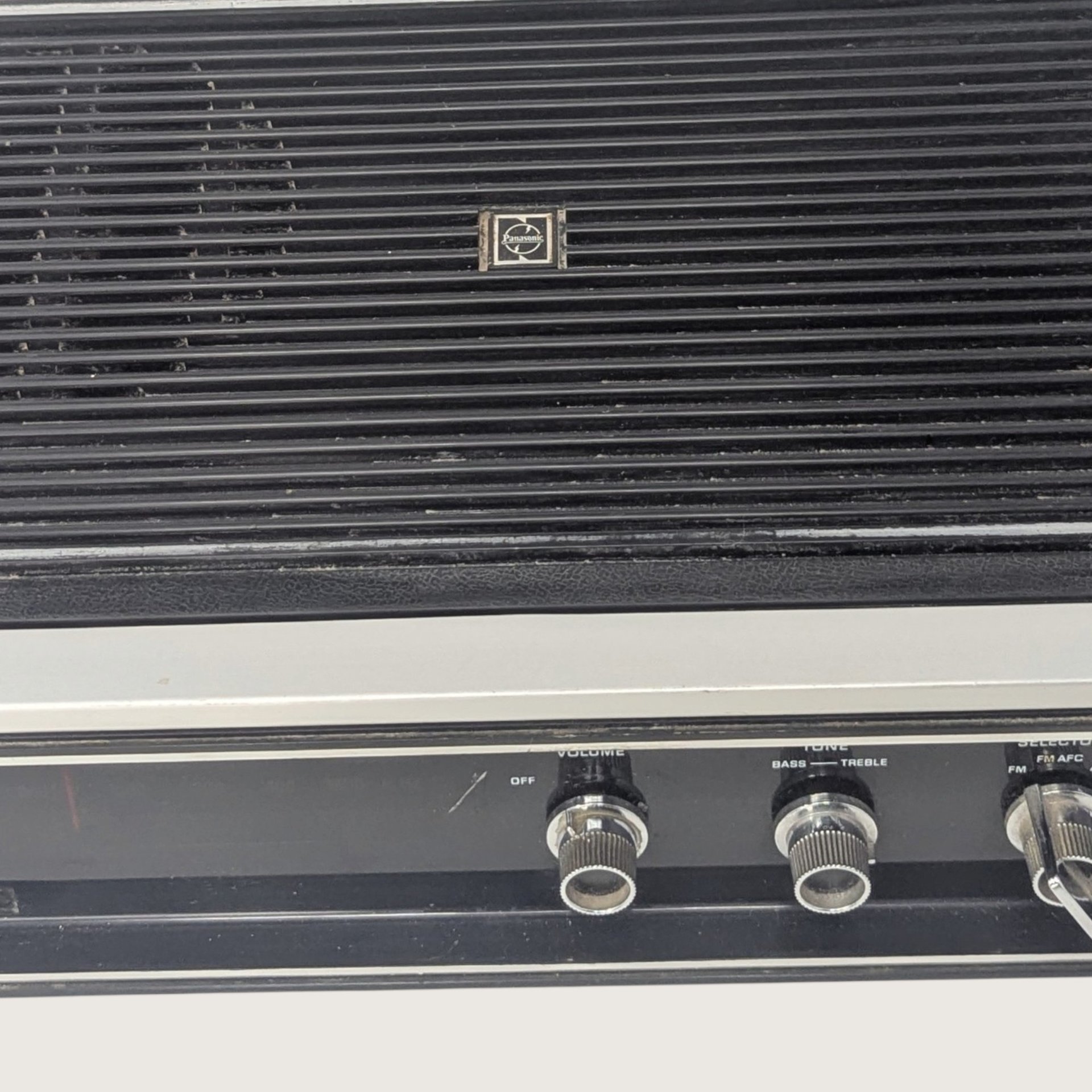 Vintage Panasonic RE-7441 AM FM Solid State Tabletop Radio 