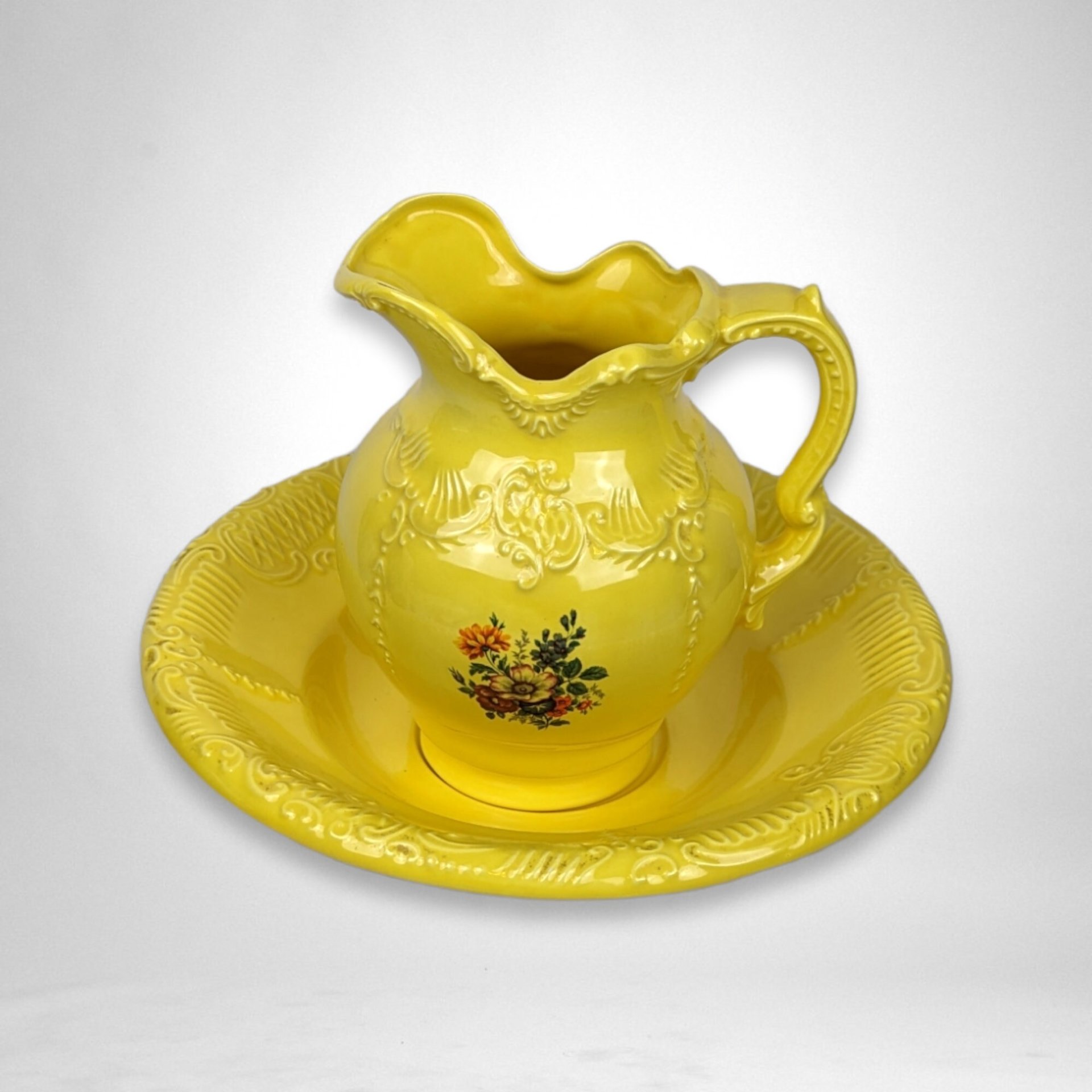 Vintage 1977 Yellow Arnels Pitcher and Basin