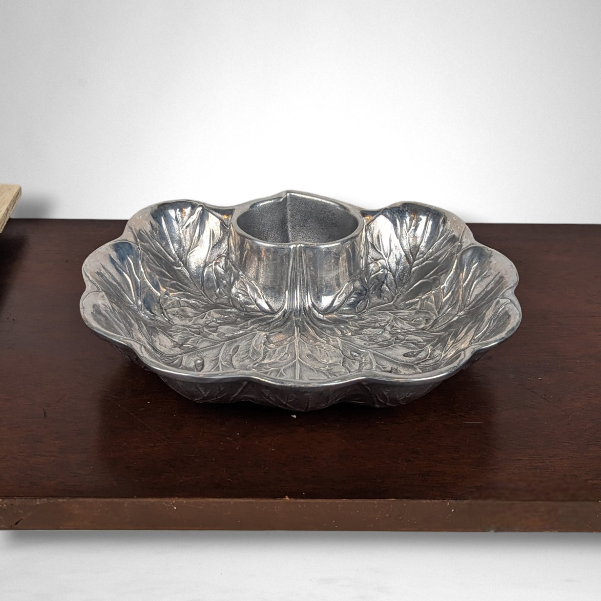 Wilton Armetale Pewter Serving Bowl: Timeless Elegance for Entertaining