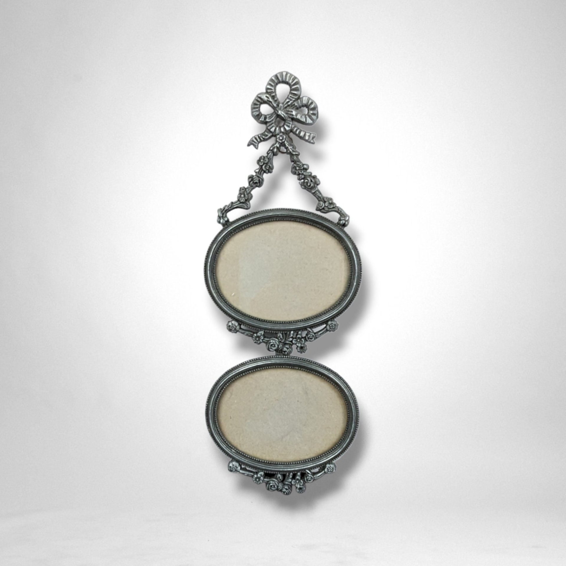 Vintage Metal Double Photo Frame: Timeless Elegance for Memories