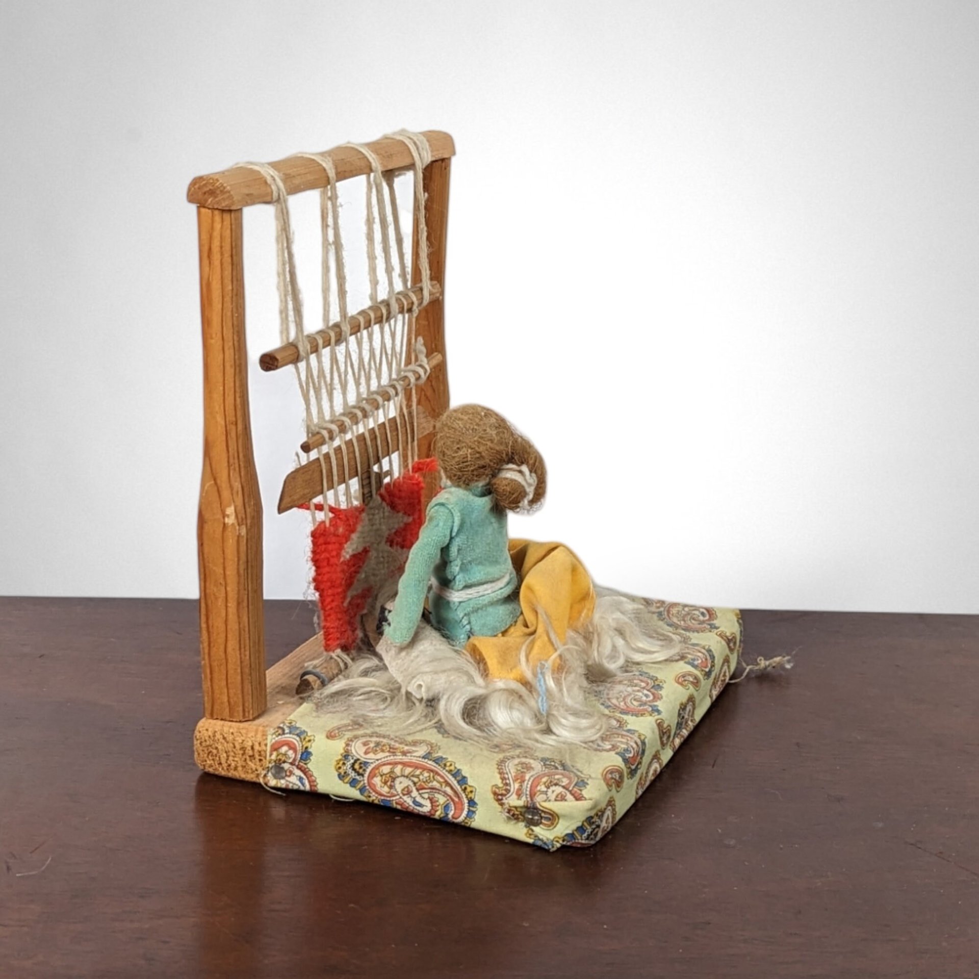 Vintage Navajo Weaver Woman Figurine | Handcrafted Wood & Fabric | Unique Home Decor | Gift for Art Lovers