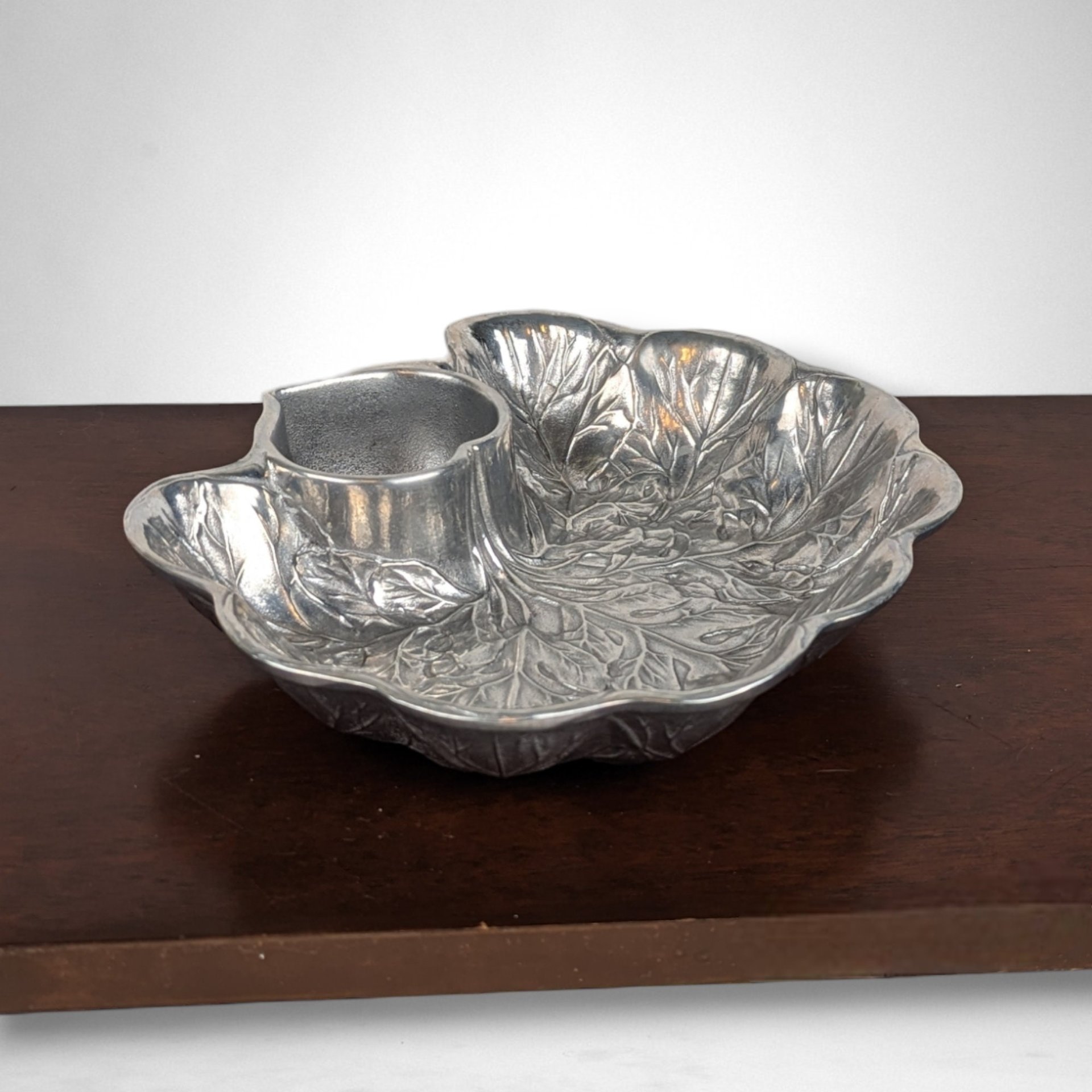 Wilton Armetale Pewter Serving Bowl: Timeless Elegance for Entertaining