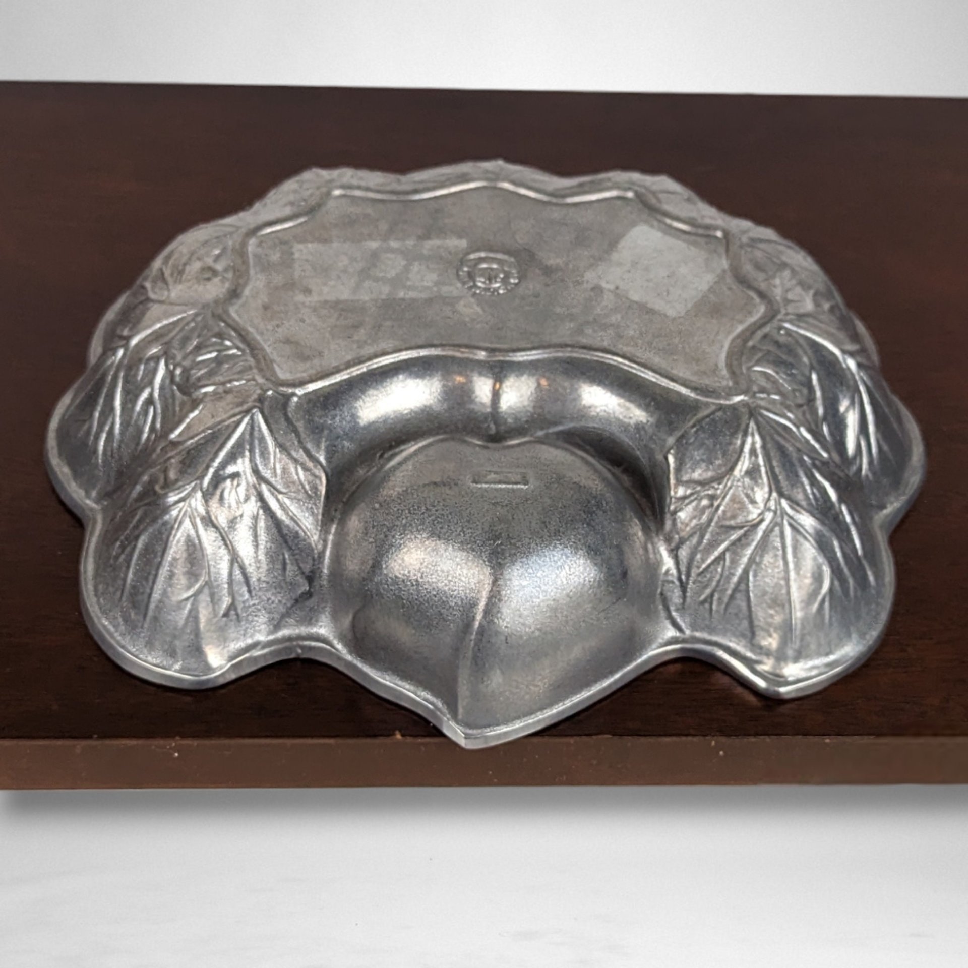 Wilton Armetale Pewter Serving Bowl: Timeless Elegance for Entertaining