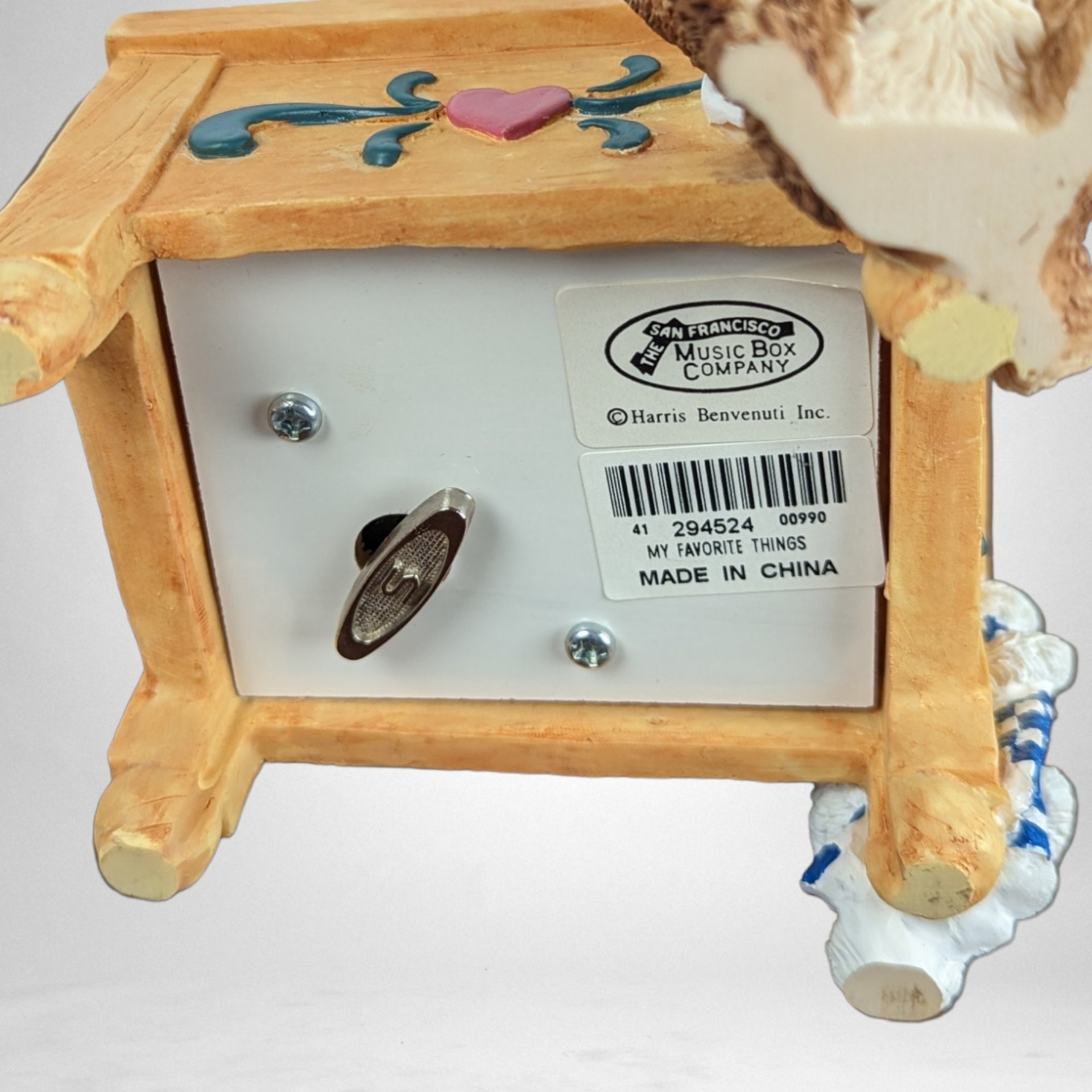 Vintage Cats San Francisco Music Box: Melodic Feline Charm