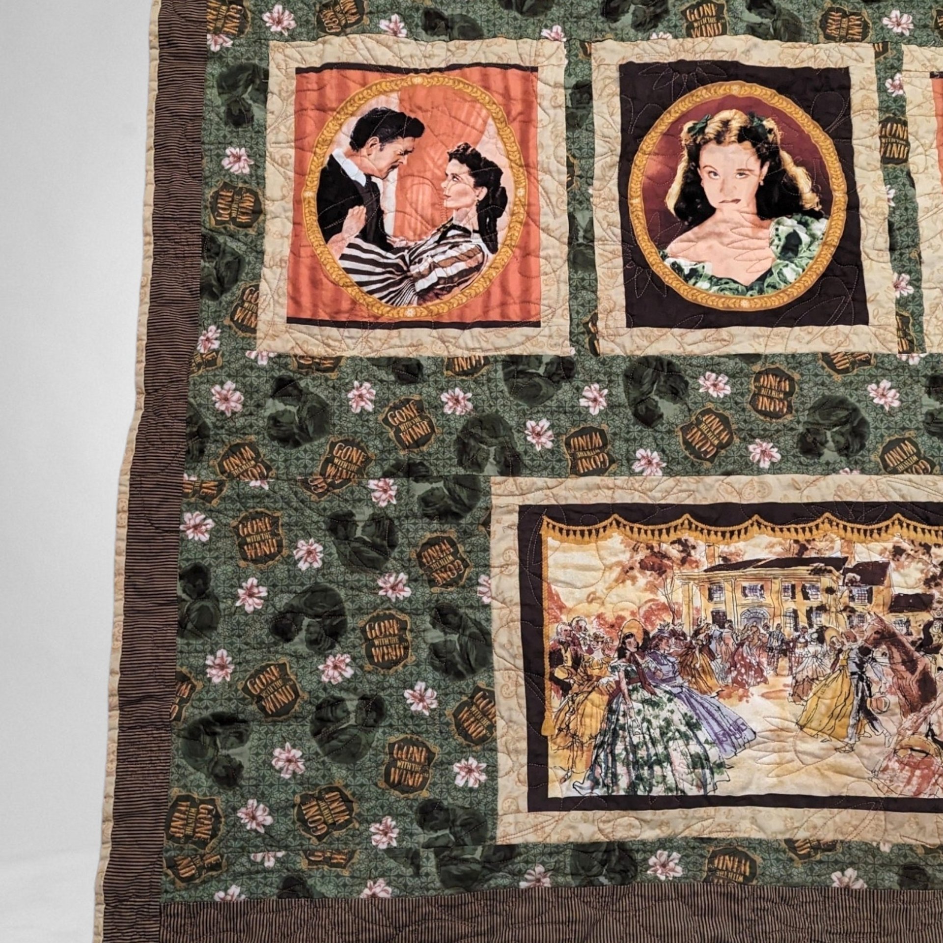 Timeless Elegance: Vintage Gone with the Wind Quilt
