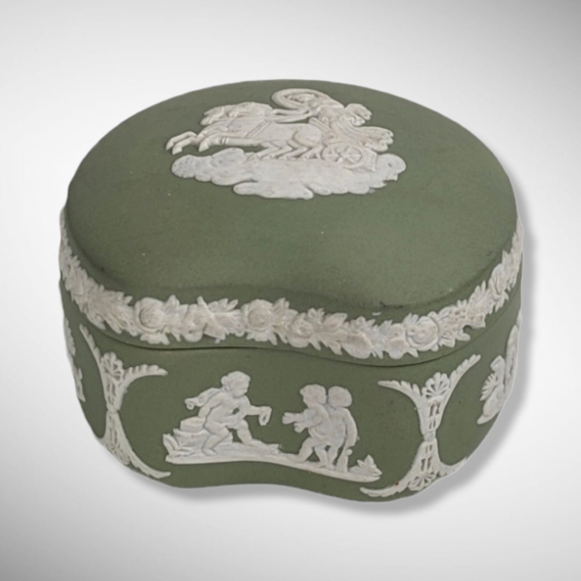 Wedgwood Green Jasperware Trinket Box (Vintage)