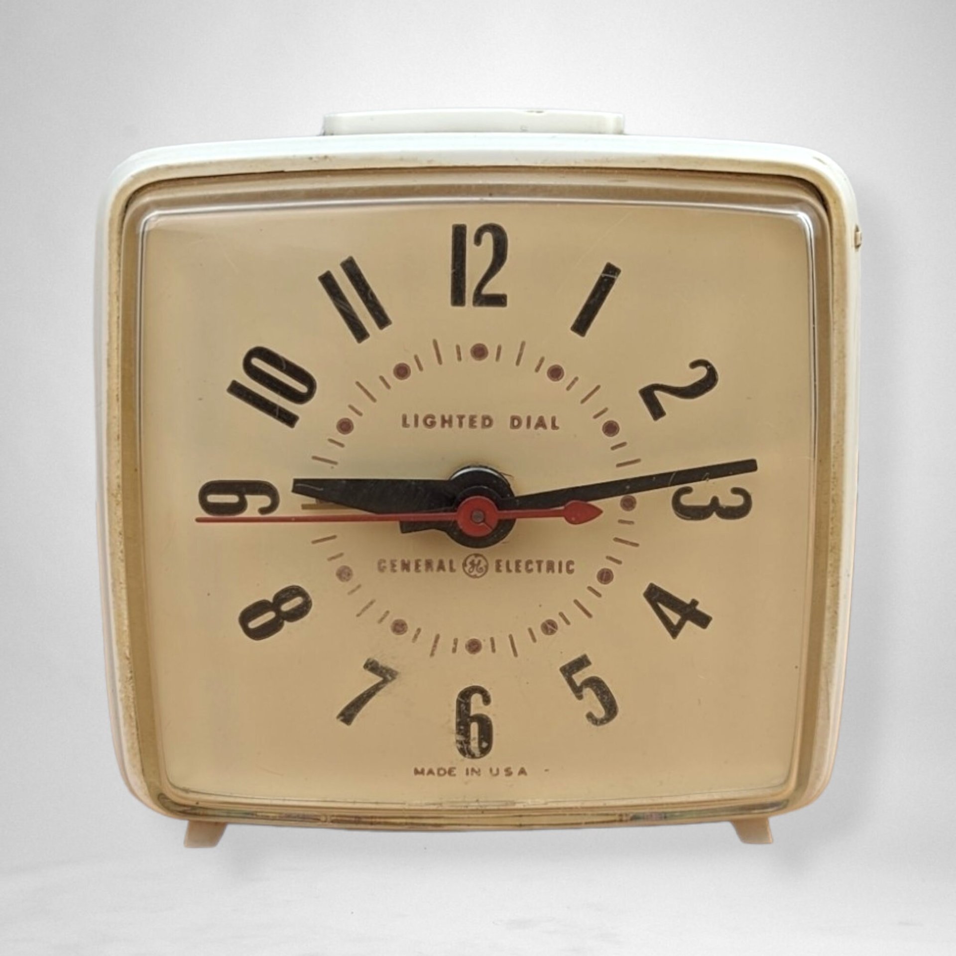 Vintage GE Electric Alarm Clock - Classic Timepiece