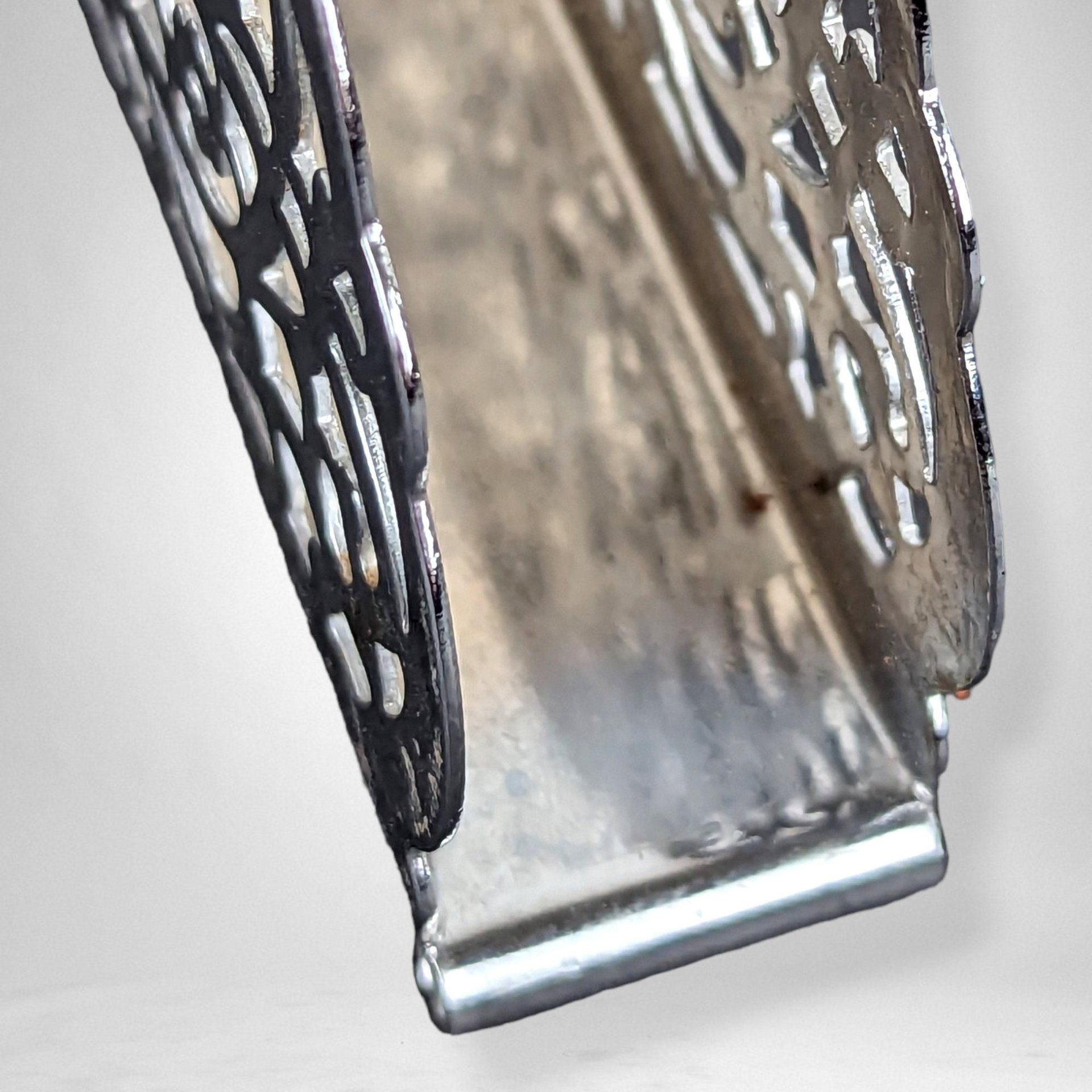 Irvin Ware Silver-Colored Metal Napkin Holder: Classic Tabletop Accessory