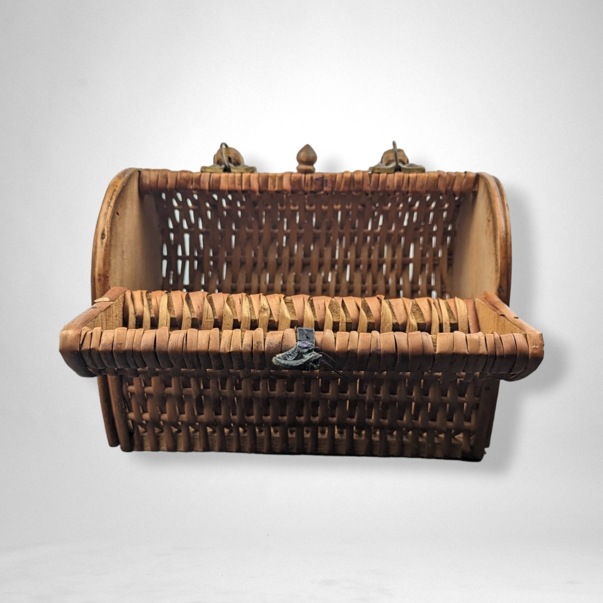 Vintage Wicker Handbag | Leather & Wood Clasp | 7" Tall x 9.25" Long | Summer Purse | Boho Style | Woven Bag | Unique Accessory