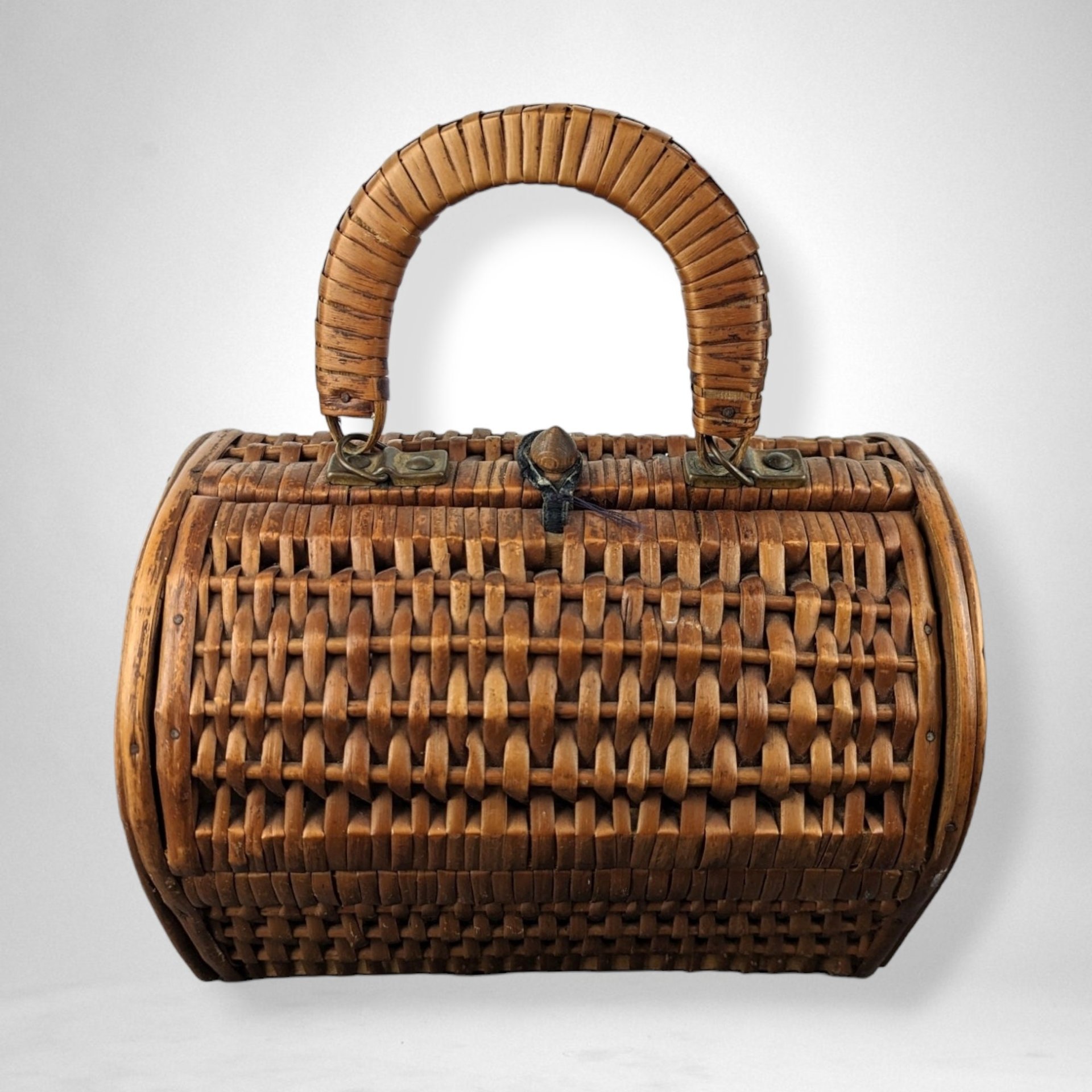 Vintage Wicker Handbag | Leather & Wood Clasp | 7" Tall x 9.25" Long | Summer Purse | Boho Style | Woven Bag | Unique Accessory