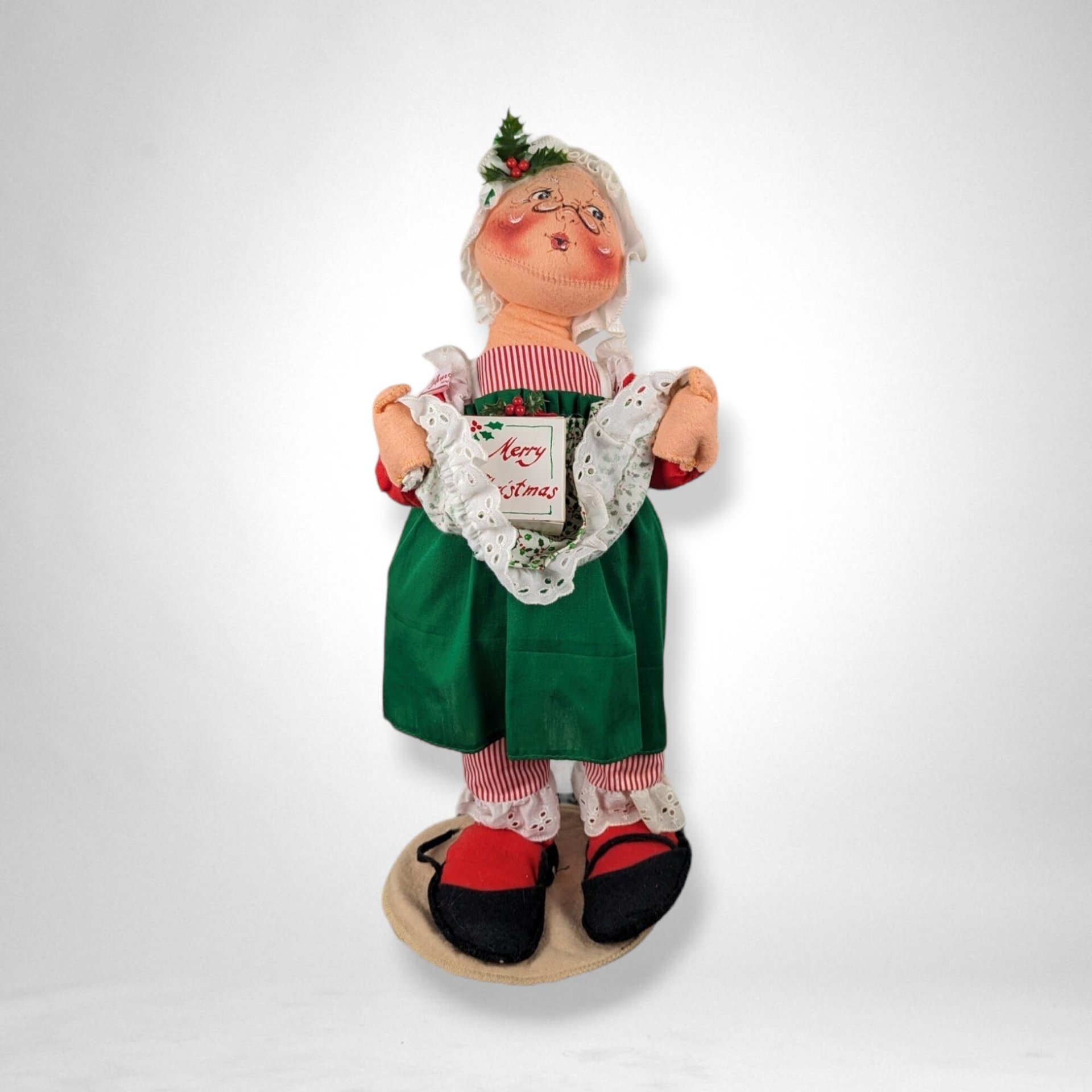 Vintage 1990 Annalee 18" Mrs. Claus with Presents, Christmas Figurine, Holiday Decor, Collectible Doll