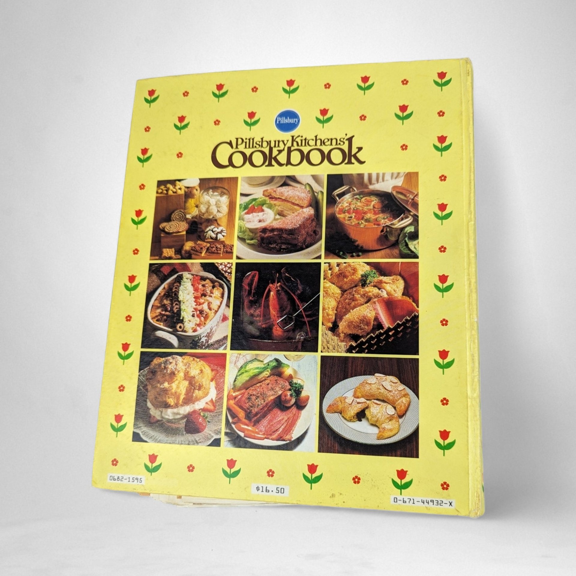 Delightful Dining: 1979 Pillsbury Kitchen's Cookbook
